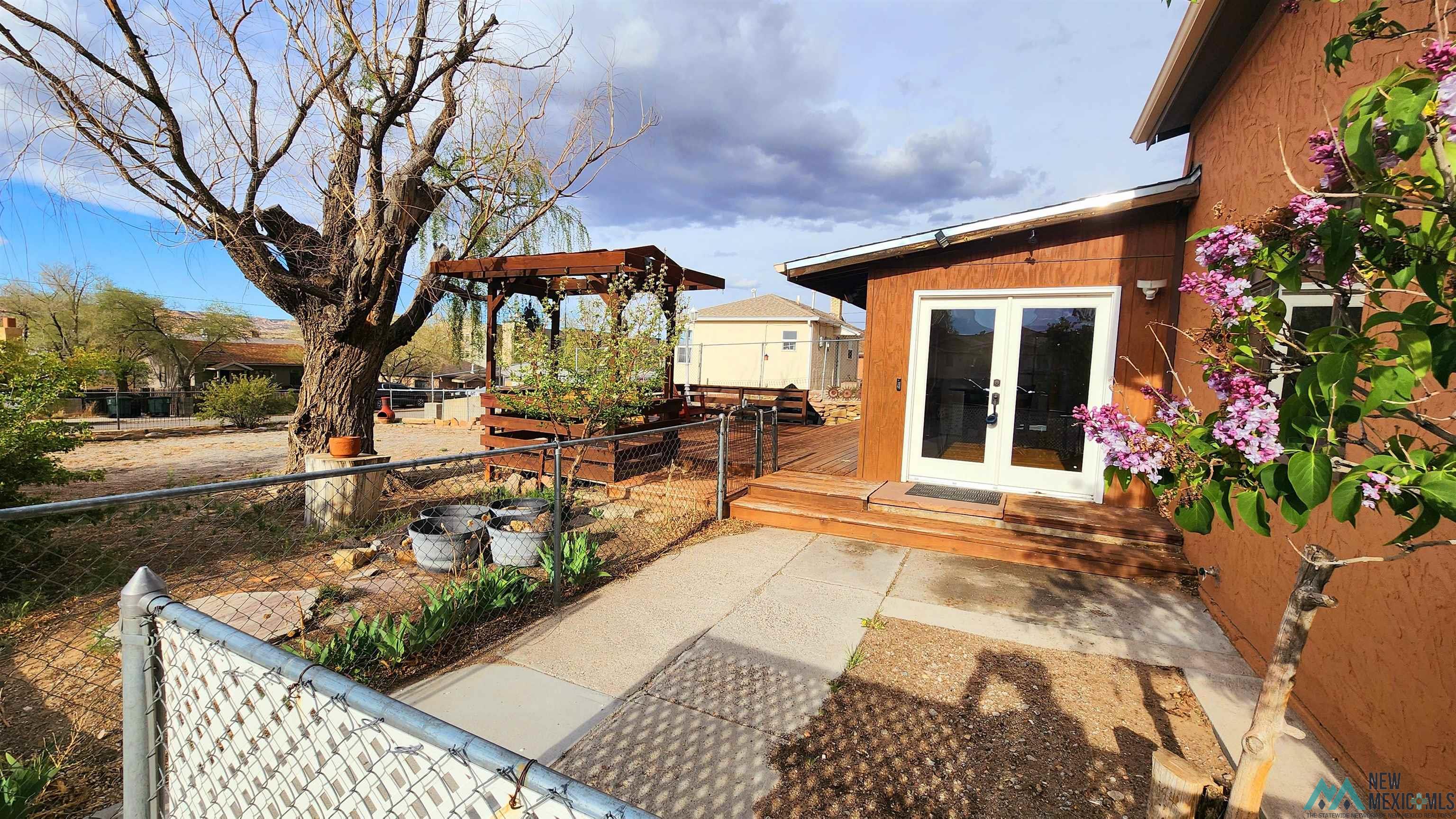 900 E Hill Avenue, Gallup, Texas image 8