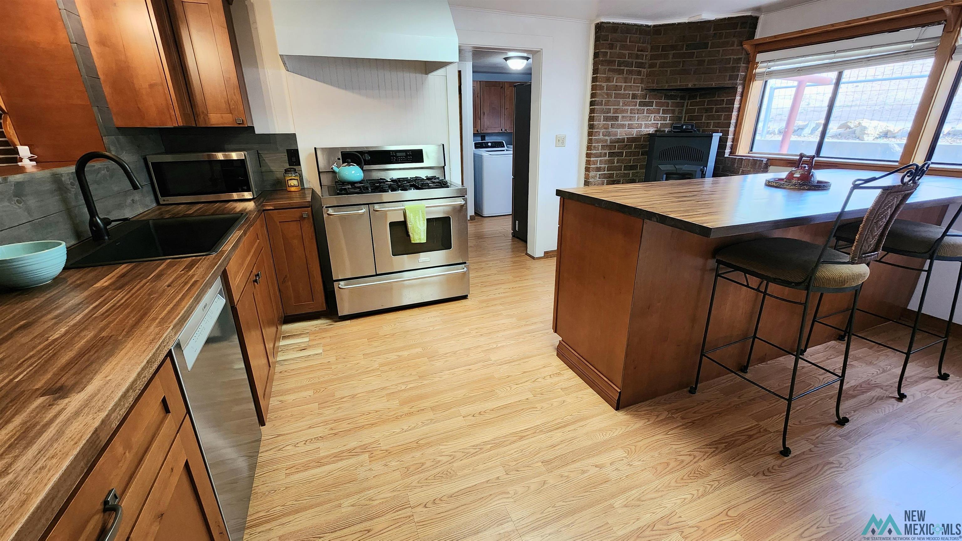 900 E Hill Avenue, Gallup, Texas image 20