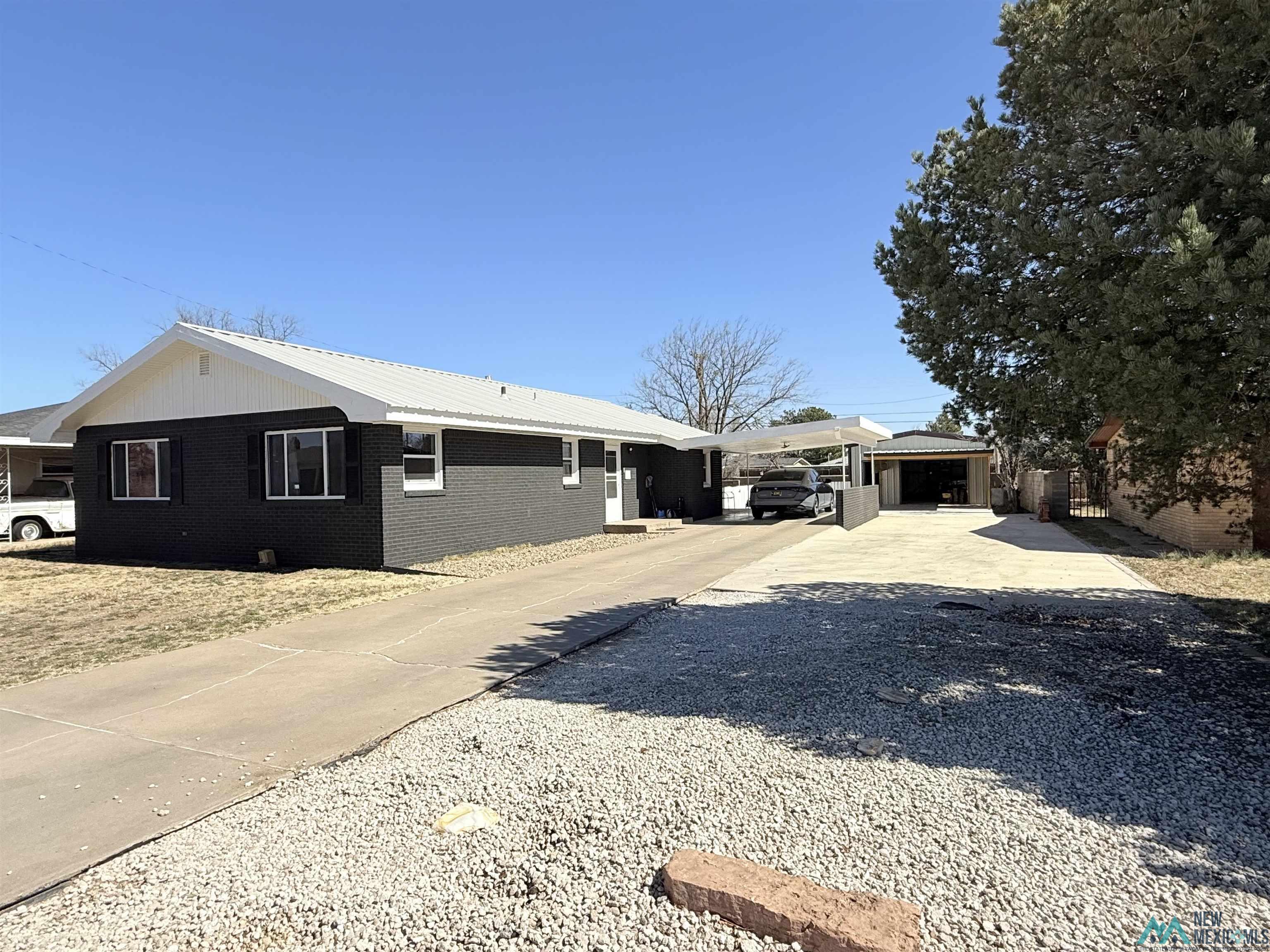 2601 Wallace Street, Clovis, Ohio image 1
