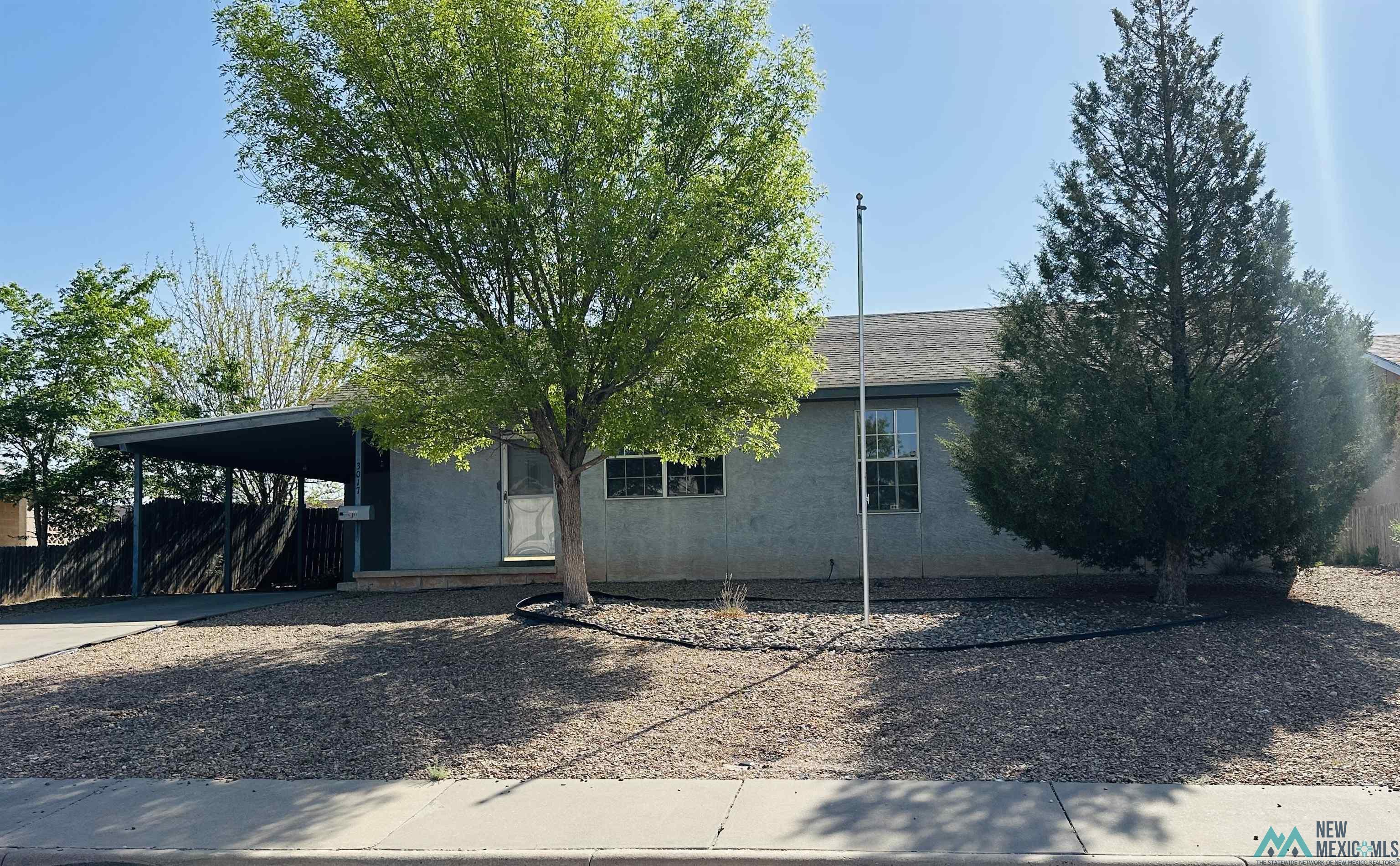 3017 N Richardson Avenue, Roswell, Texas image 1