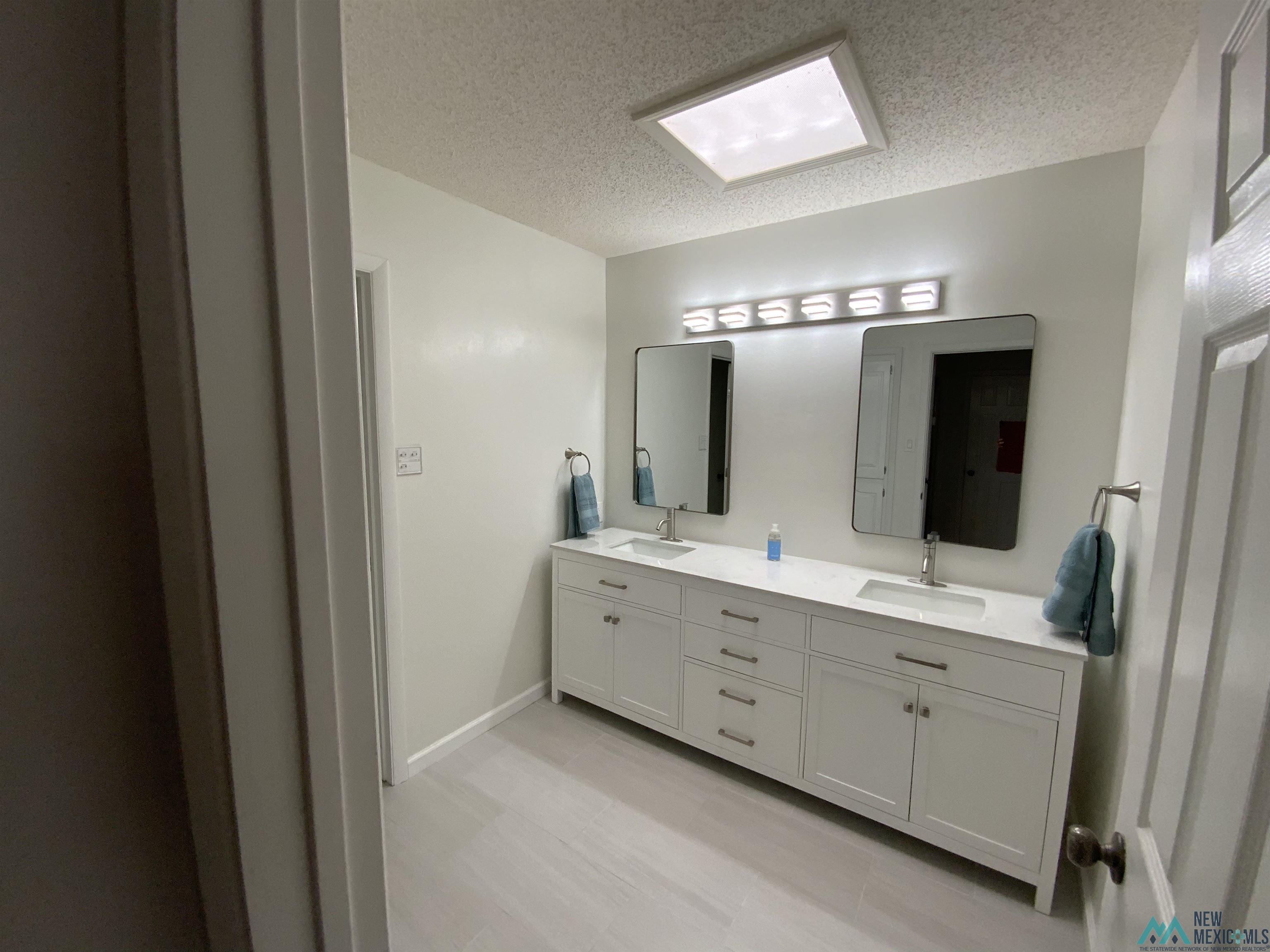 Roswell, New Mexico 88201, United States, 4 Bedrooms Bedrooms, ,2 BathroomsBathrooms,Residential,Active,201344