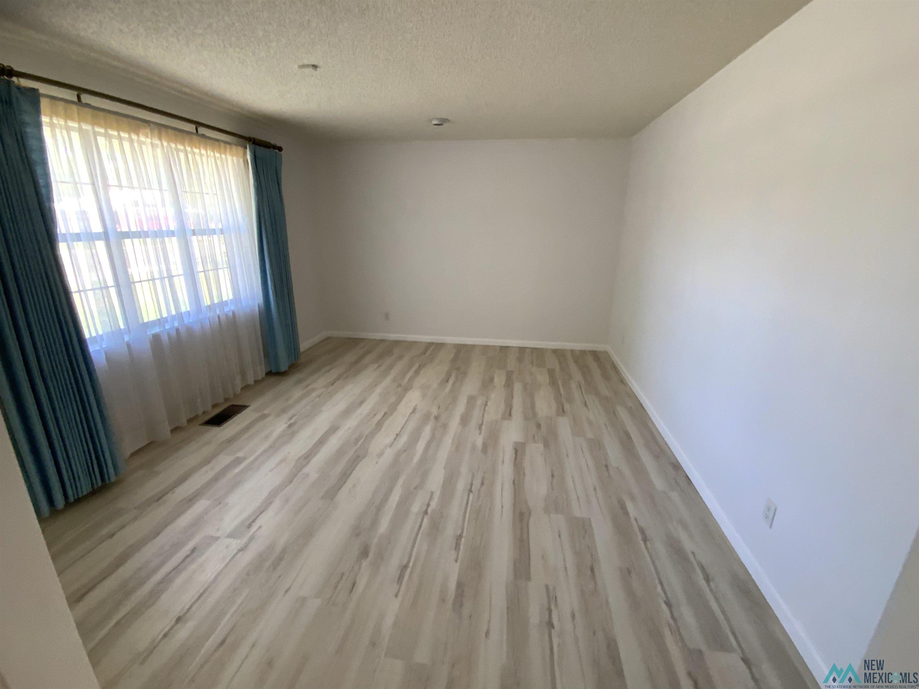 Roswell, New Mexico 88201, United States, 4 Bedrooms Bedrooms, ,2 BathroomsBathrooms,Residential,Active,201344