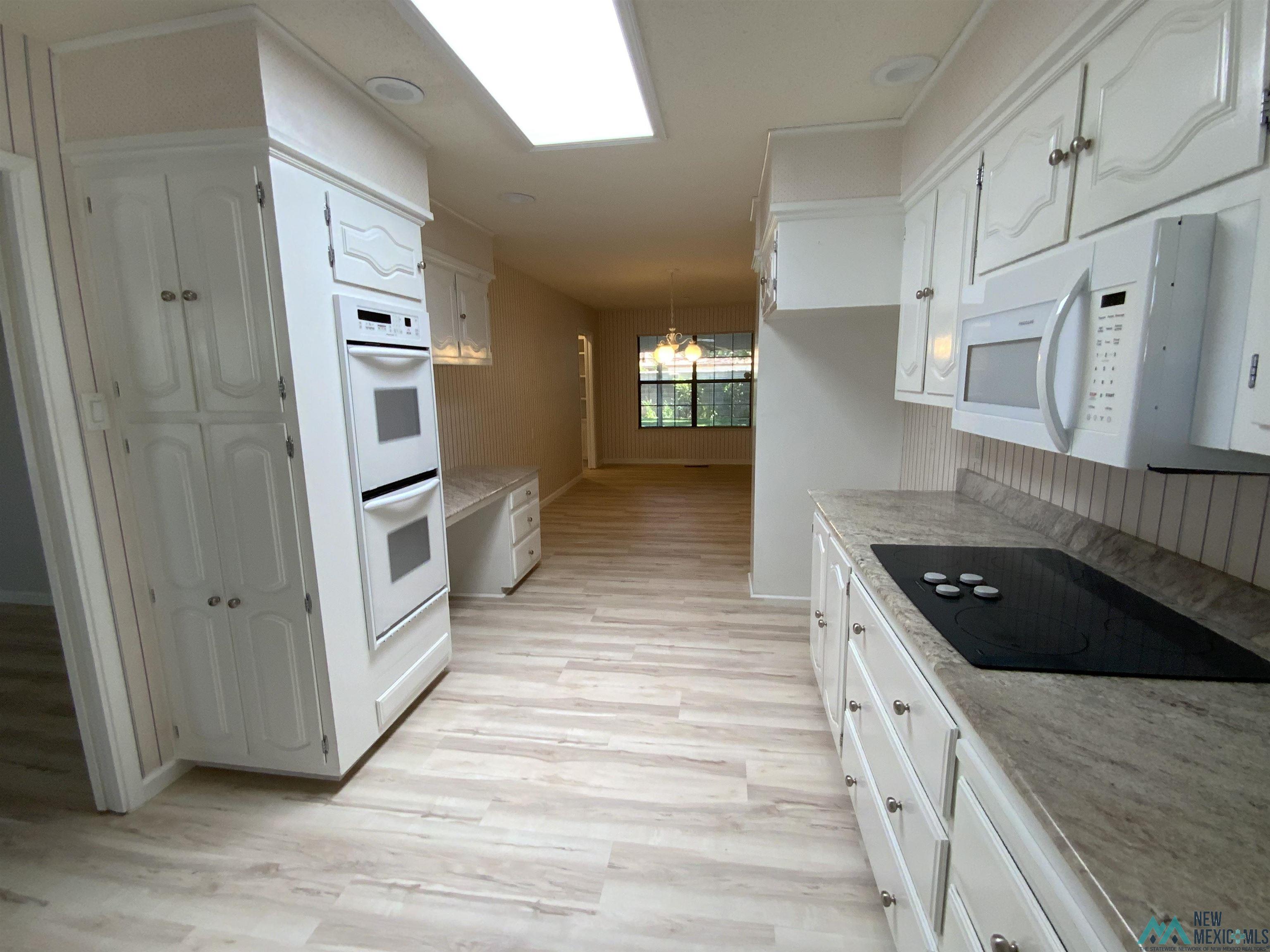 Roswell, New Mexico 88201, United States, 4 Bedrooms Bedrooms, ,2 BathroomsBathrooms,Residential,Active,201344