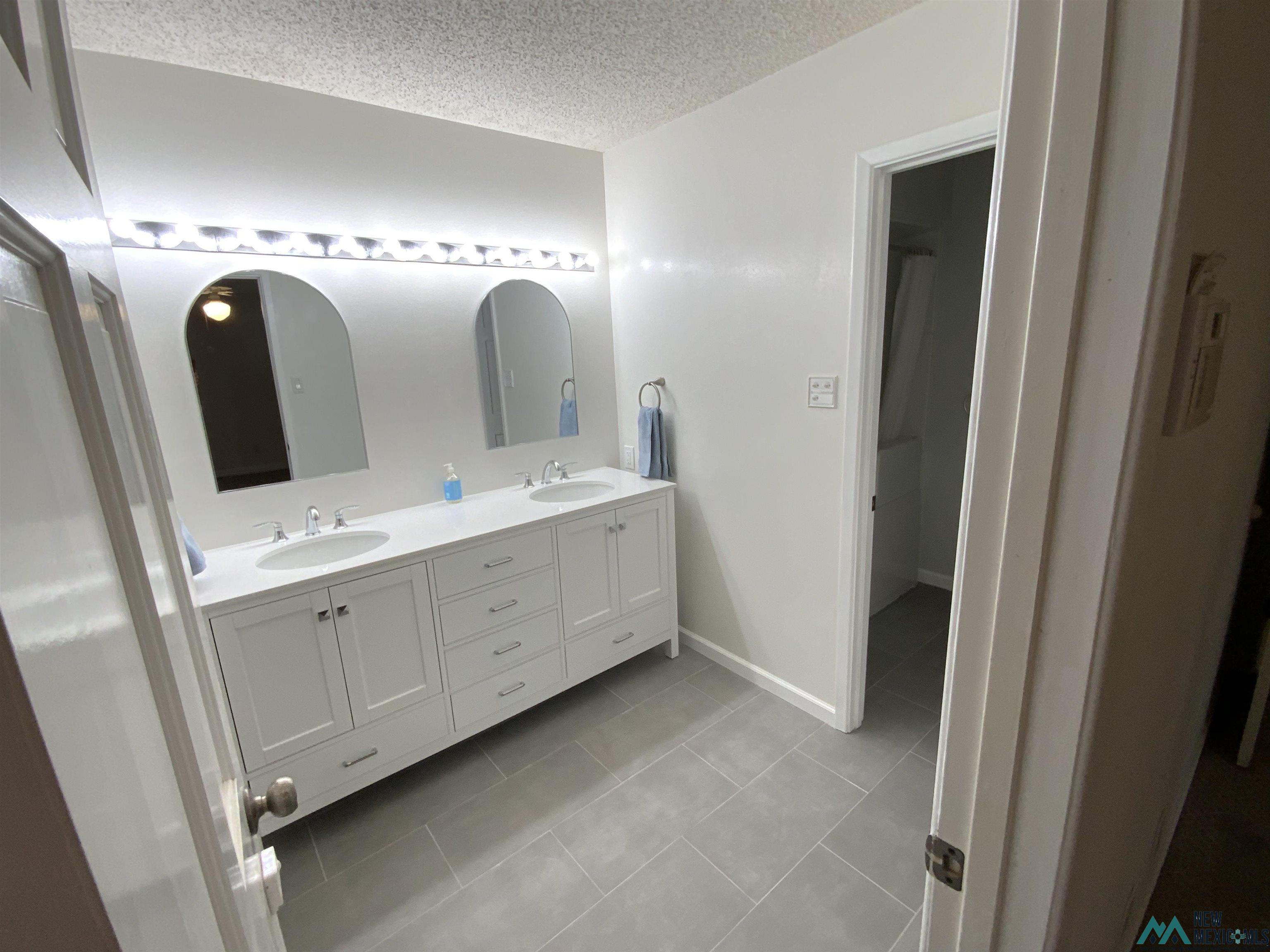 Roswell, New Mexico 88201, United States, 4 Bedrooms Bedrooms, ,2 BathroomsBathrooms,Residential,Active,201344