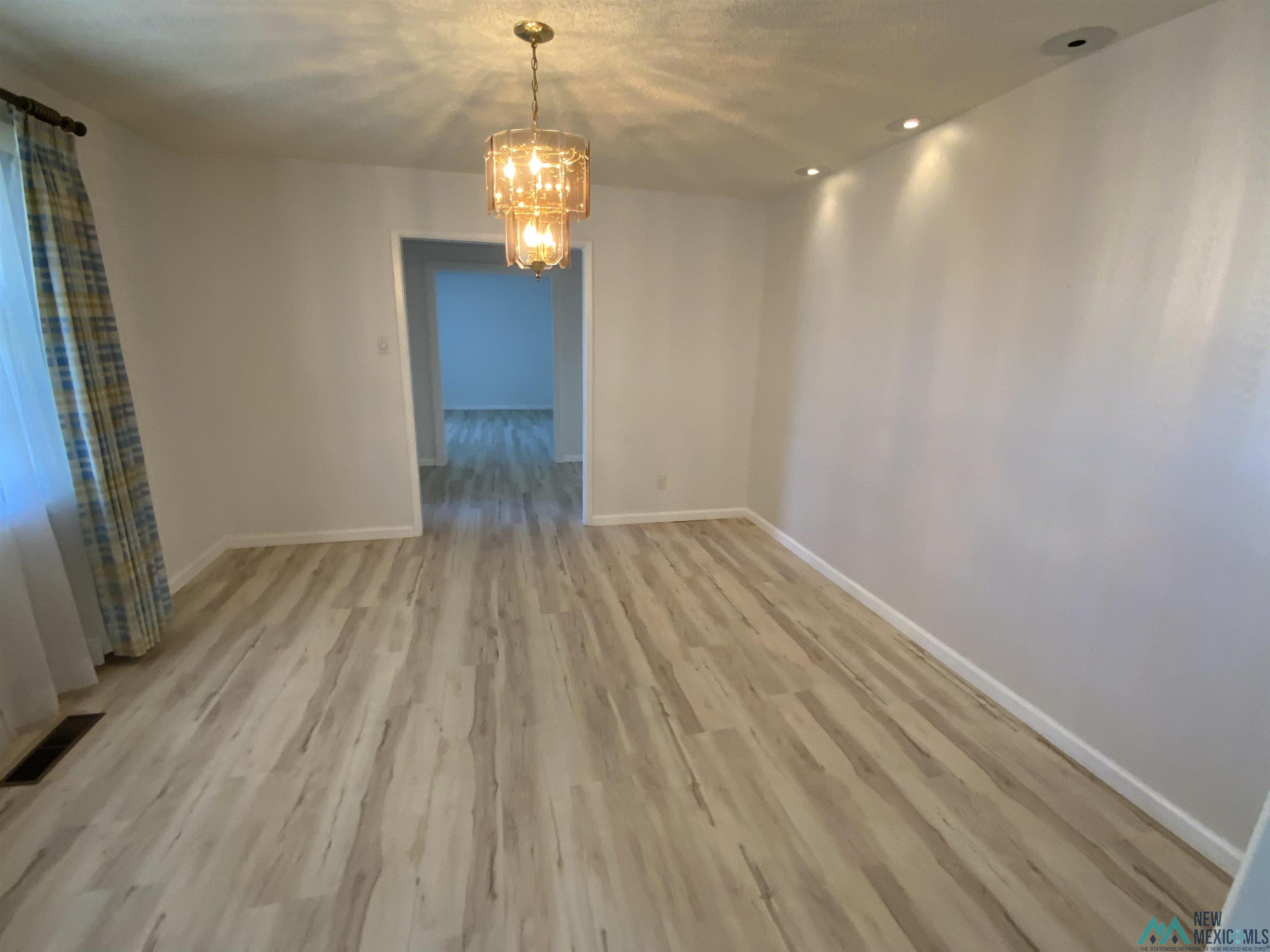 Roswell, New Mexico 88201, United States, 4 Bedrooms Bedrooms, ,2 BathroomsBathrooms,Residential,Active,201344