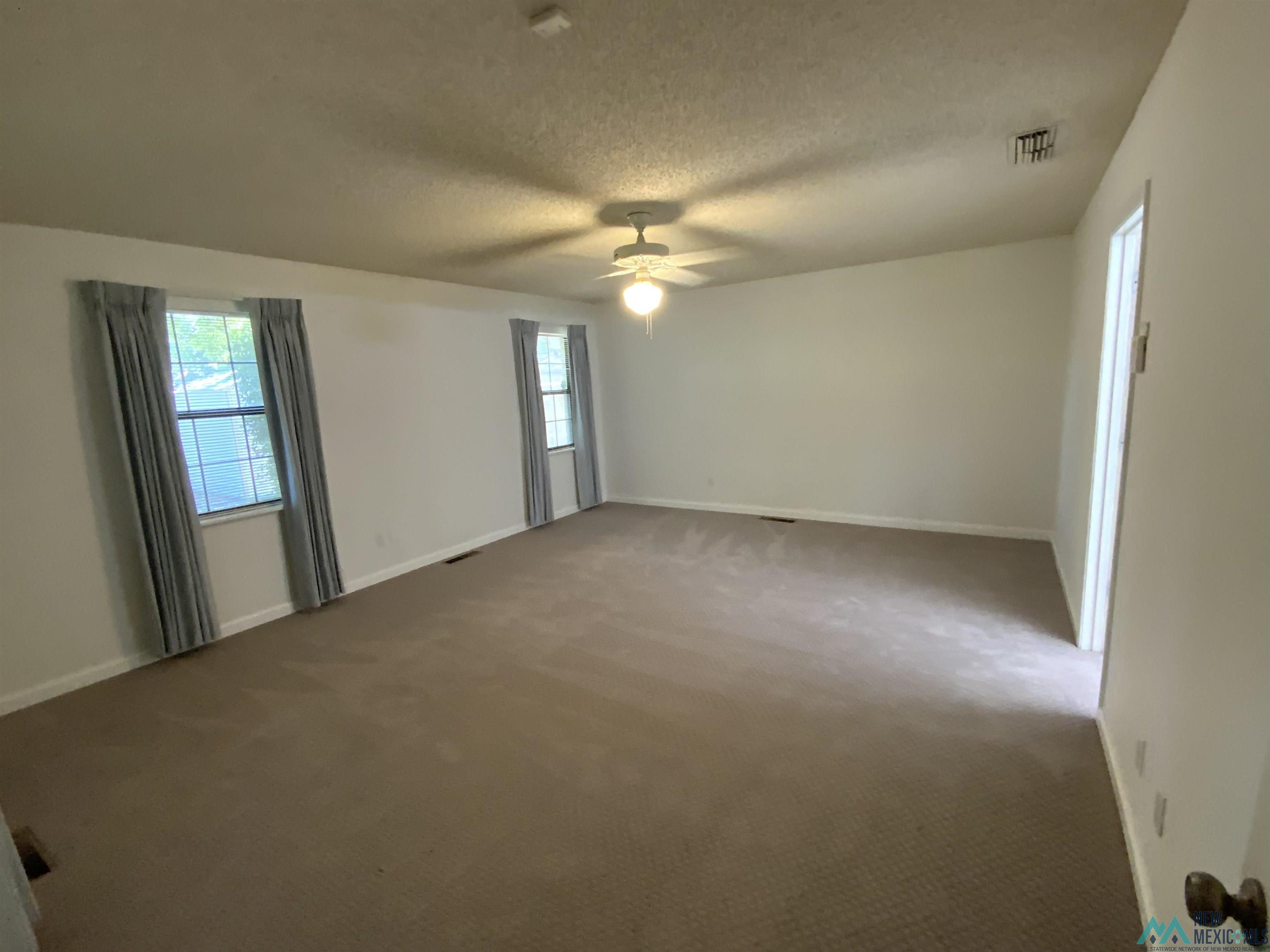 Roswell, New Mexico 88201, United States, 4 Bedrooms Bedrooms, ,2 BathroomsBathrooms,Residential,Active,201344