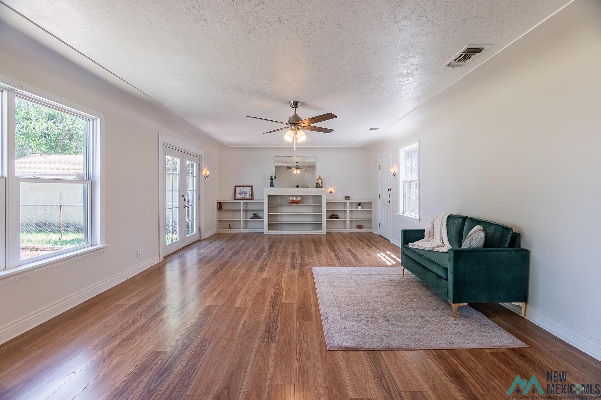 1217 E Sheldon Street, Clovis, Texas image 2