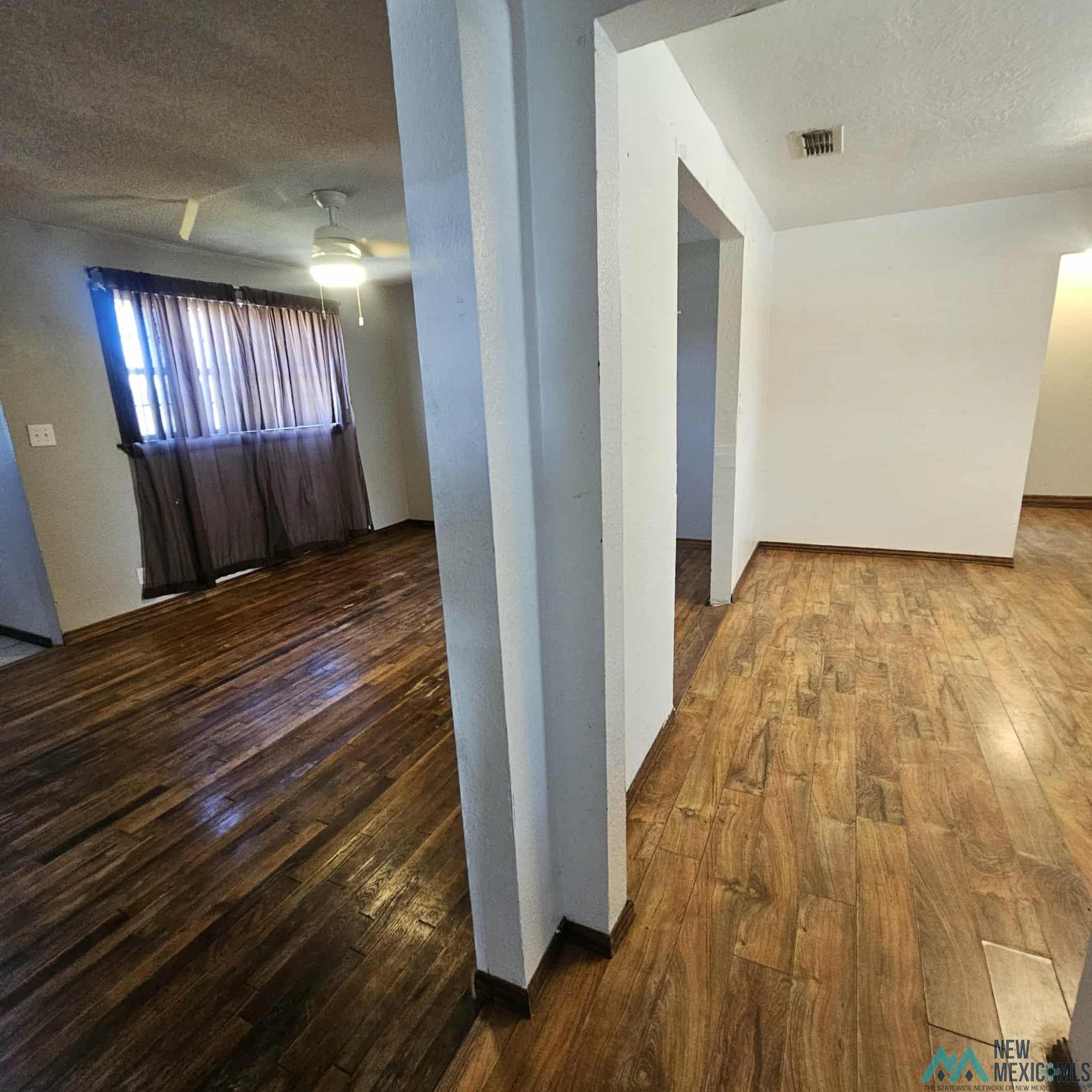 Portales, New Mexico 88130, United States, 3 Bedrooms Bedrooms, ,1 BathroomBathrooms,Residential,Active,204774