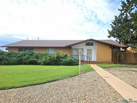 Homes For Sale - 1325 Piedmont Drive<br/> Clovis, NM 88101