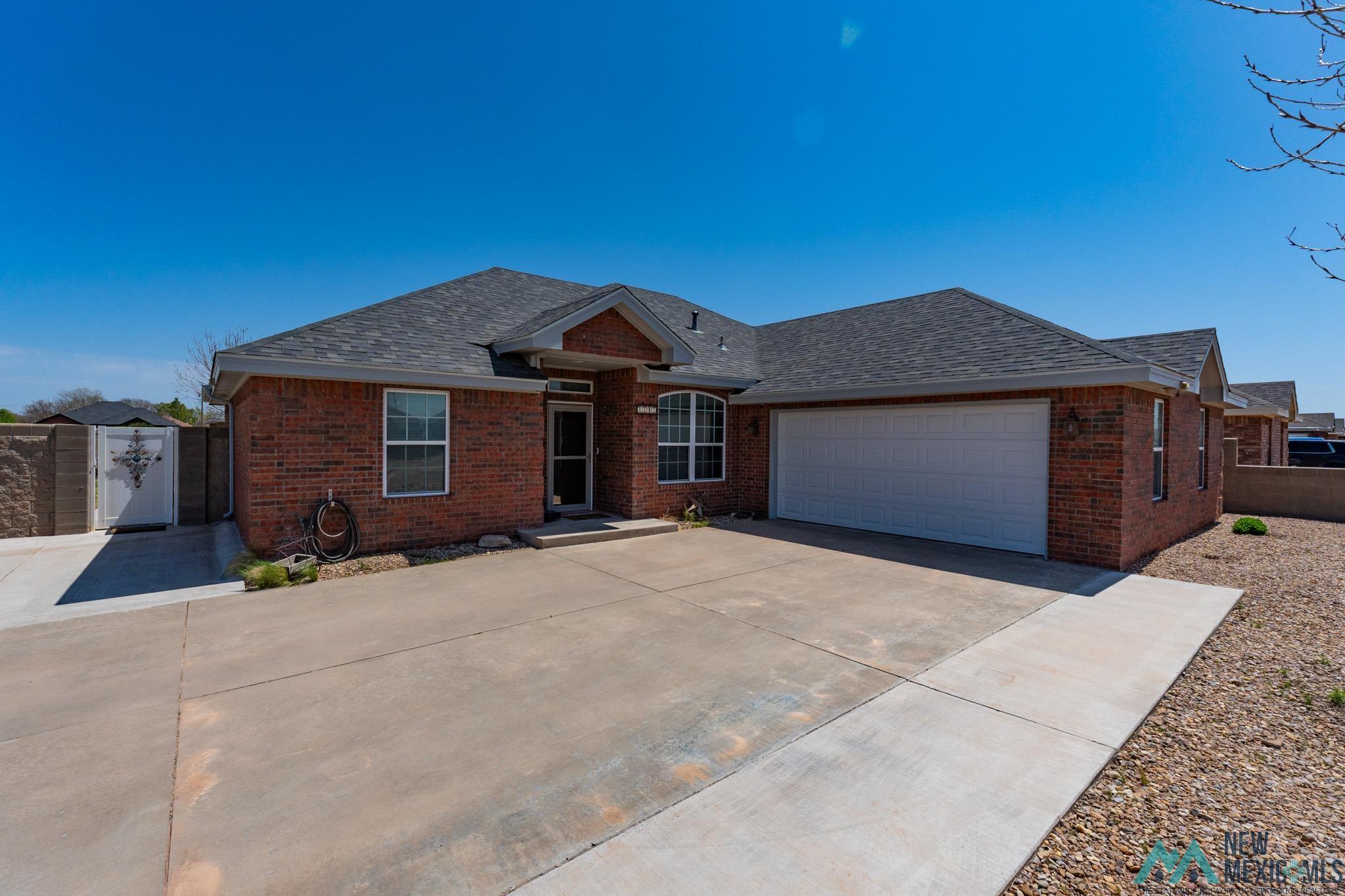 2217 Boxwood Circle, Portales, Texas image 1