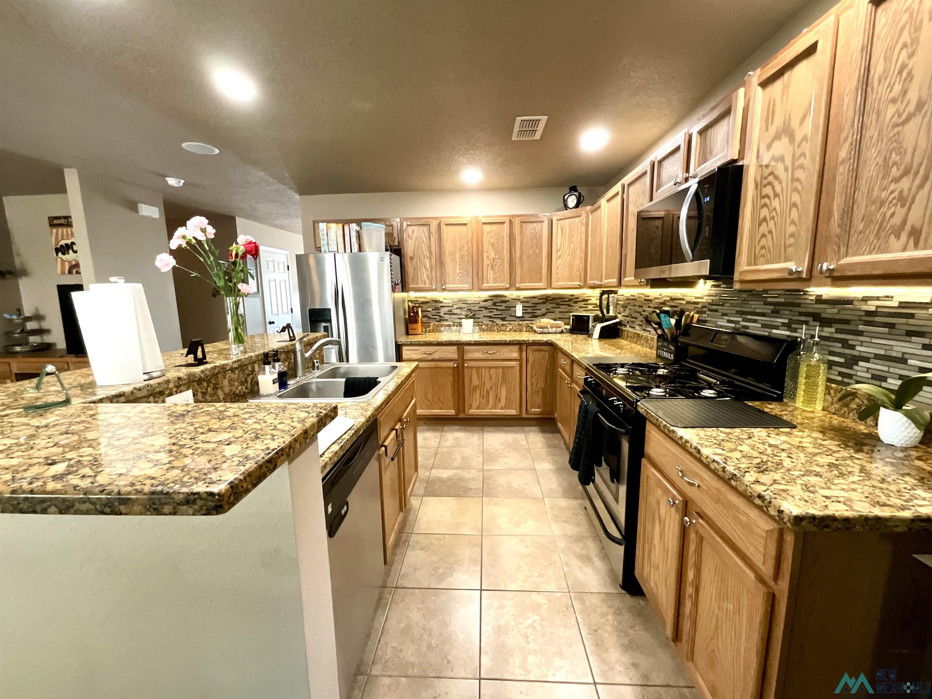 233 Crestwood Court, Gallup, Texas image 7