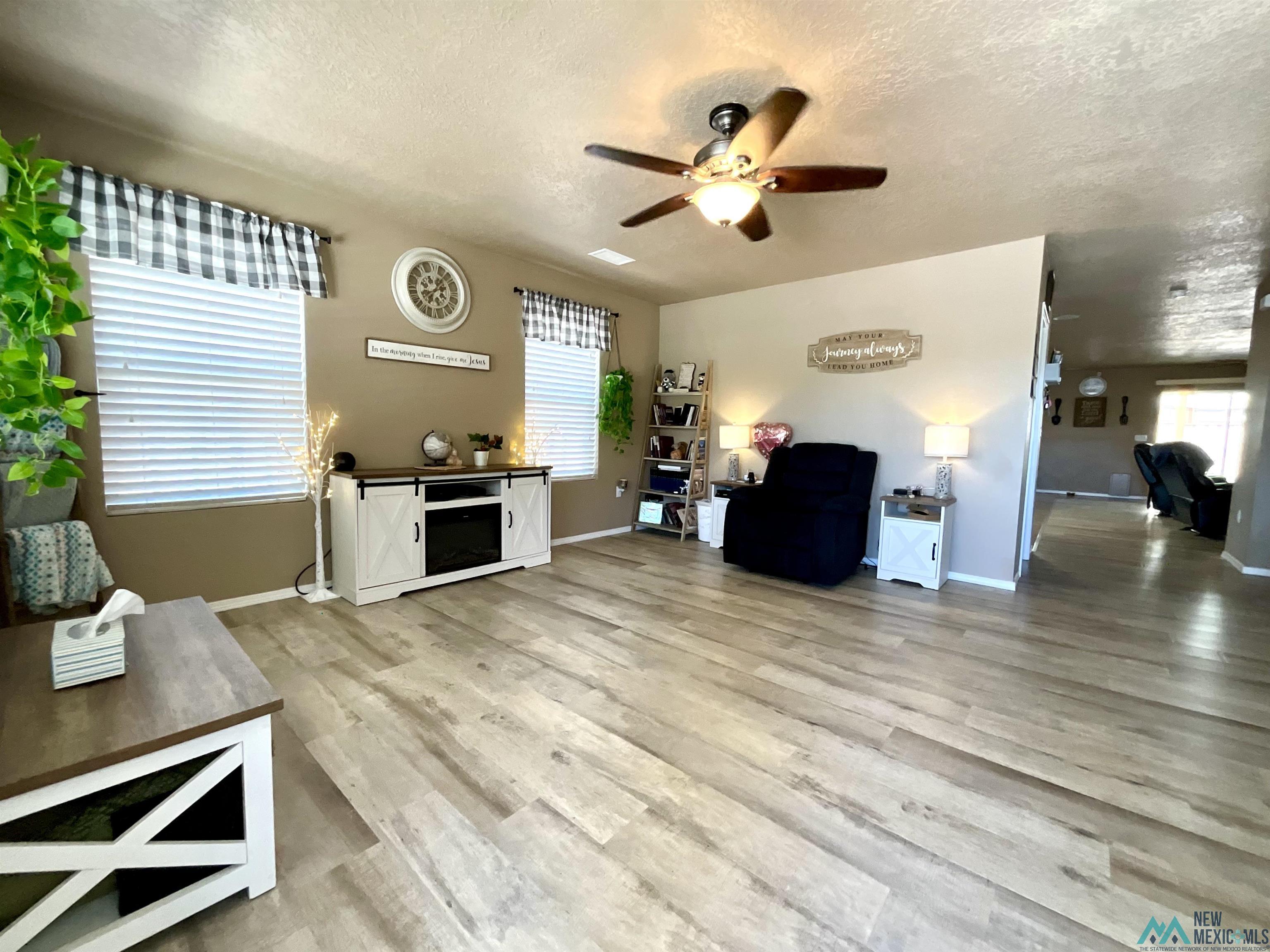 233 Crestwood Court, Gallup, Texas image 3