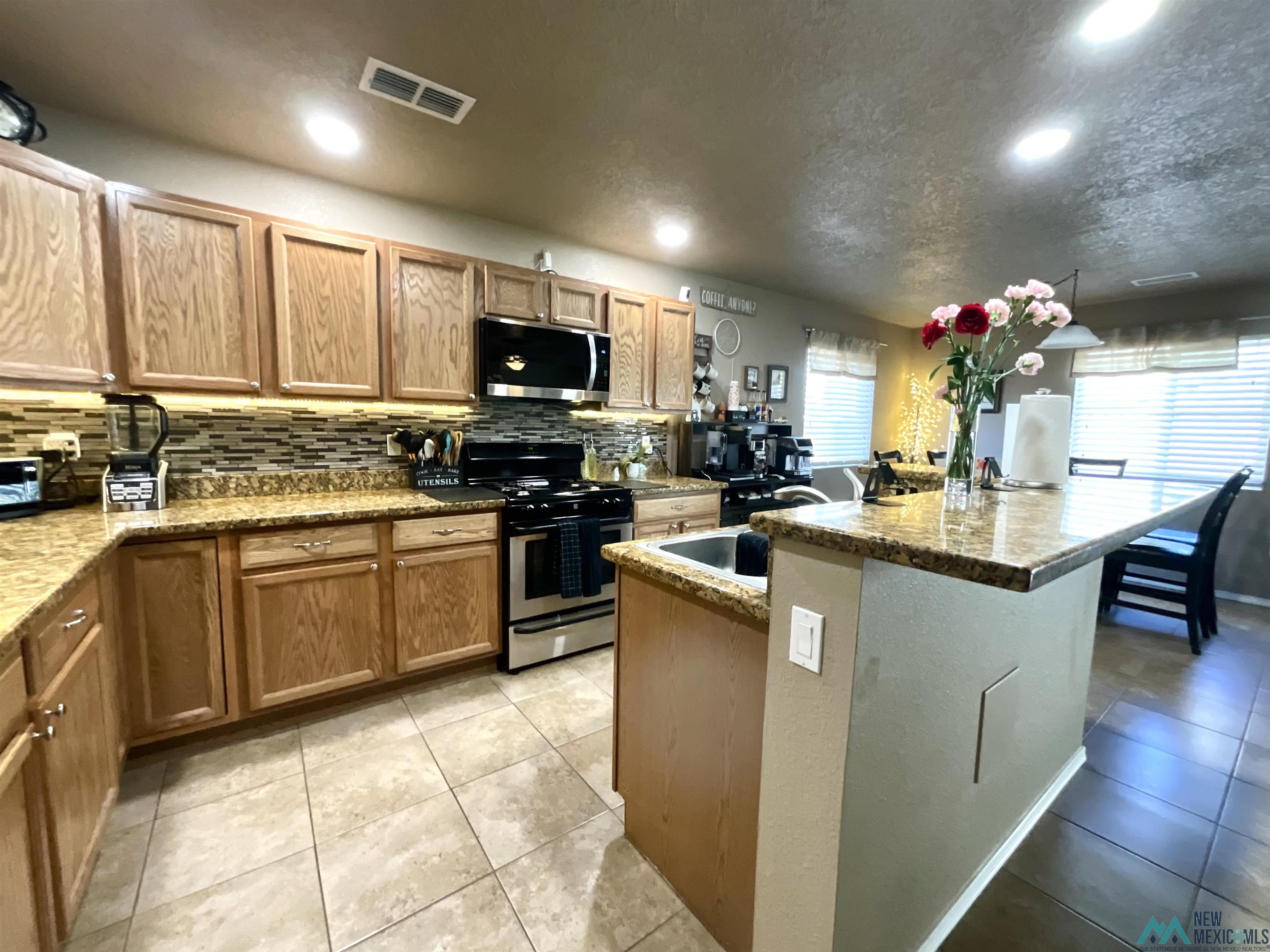 233 Crestwood Court, Gallup, Texas image 8