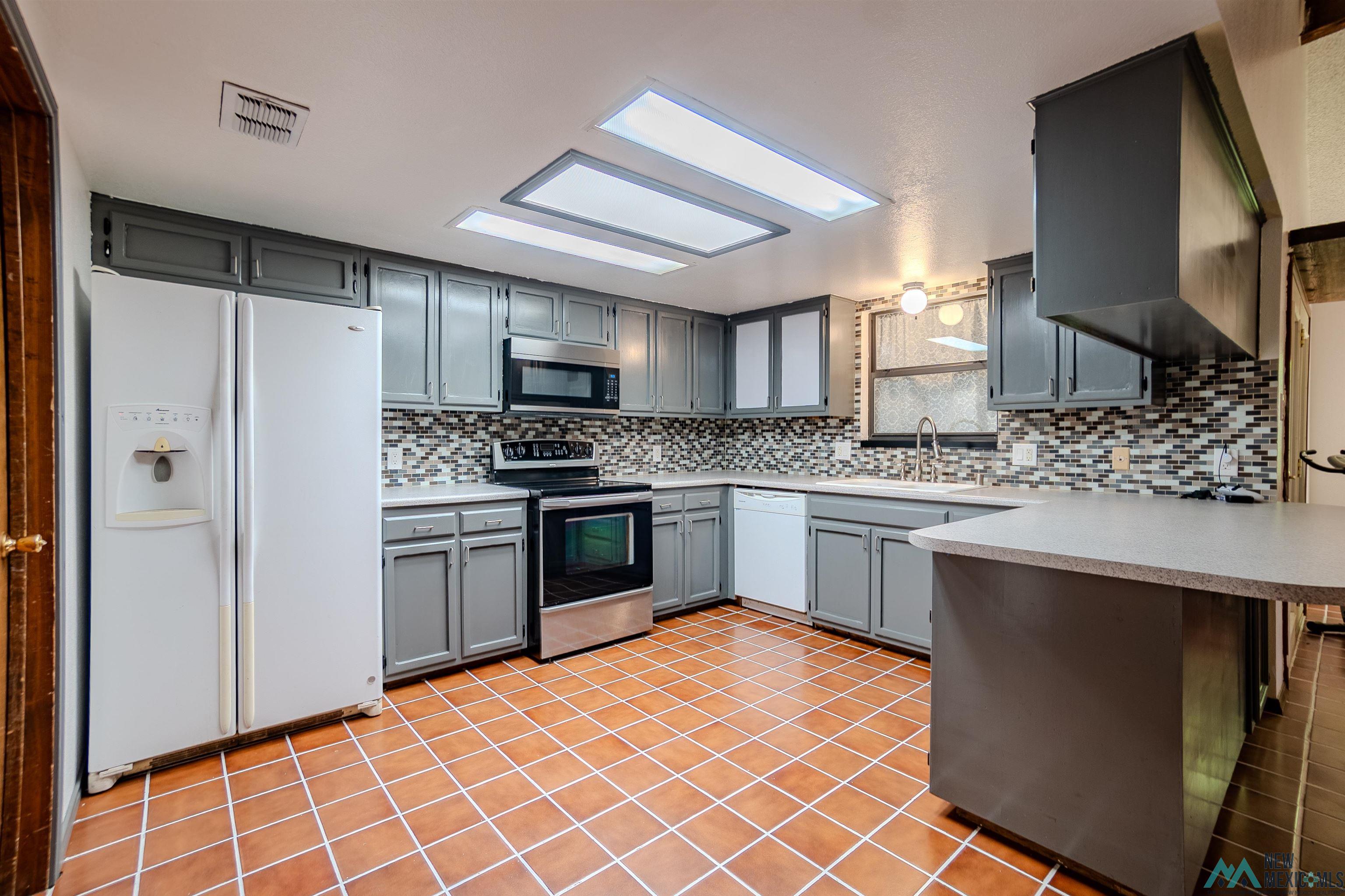 3765 Glenfield Drive, Clovis, Texas image 13