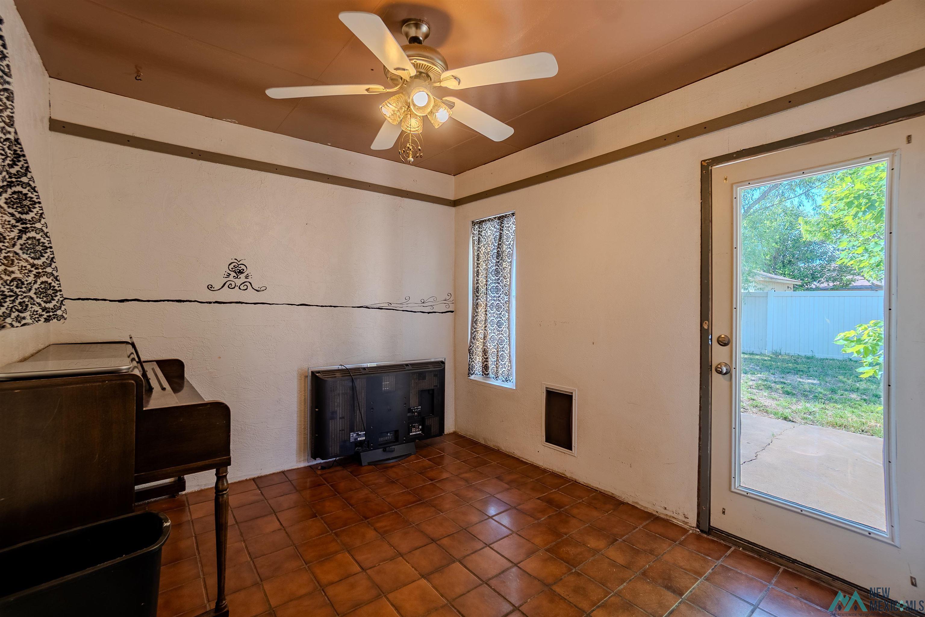 3765 Glenfield Drive, Clovis, Texas image 7