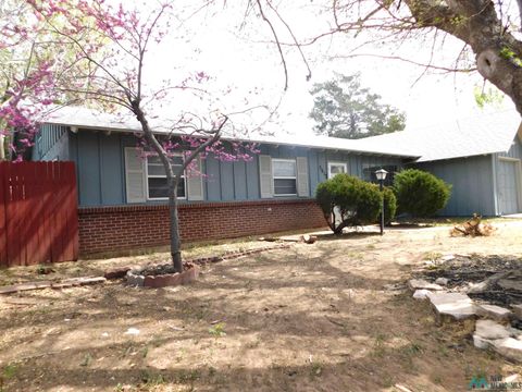 Homes For Sale - 3013 Futura Drive<br/> Chaves County, Roswell, NM 88201