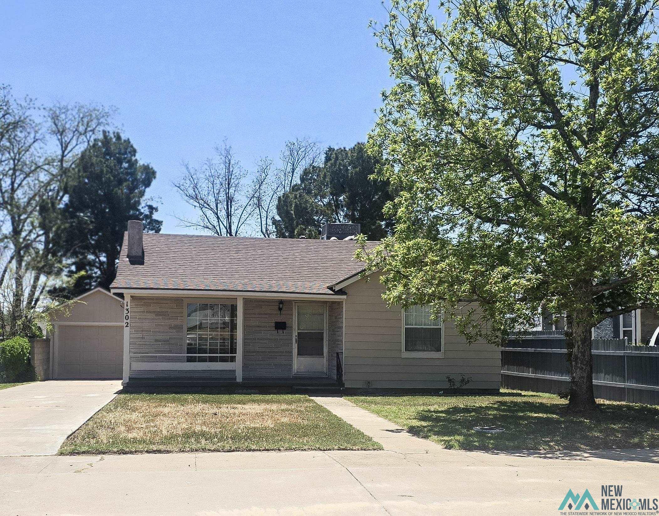 1302 W 7th Street, Roswell, Texas image 1