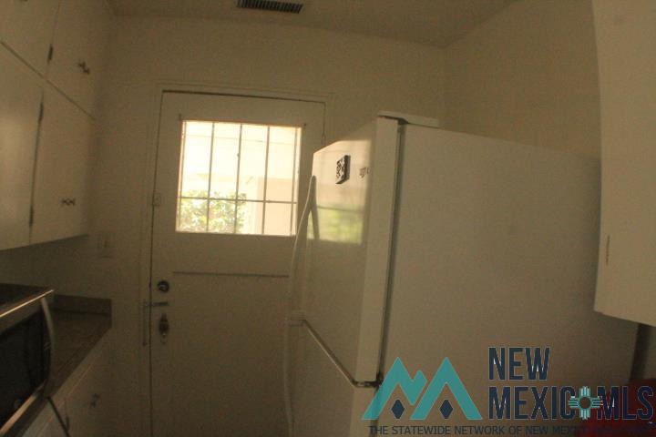907 W Summit Street, Roswell, Texas image 4