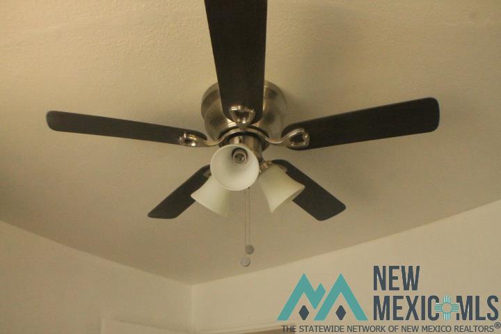 907 W Summit Street, Roswell, Texas image 12