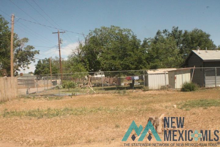 907 W Summit Street, Roswell, Texas image 24