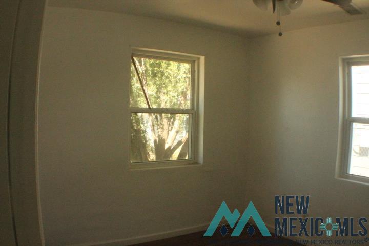 907 W Summit Street, Roswell, Texas image 10
