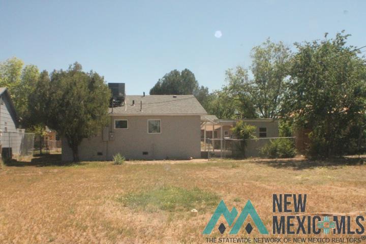 907 W Summit Street, Roswell, Texas image 23