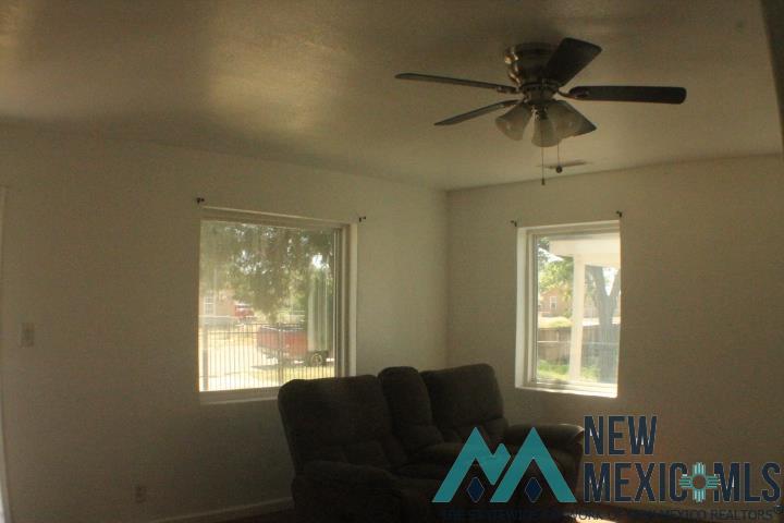 907 W Summit Street, Roswell, Texas image 17