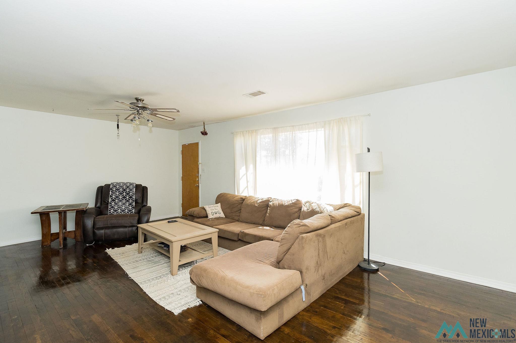 Clovis, New Mexico 88101, United States, 4 Bedrooms Bedrooms, ,2 BathroomsBathrooms,Residential,Active,43103