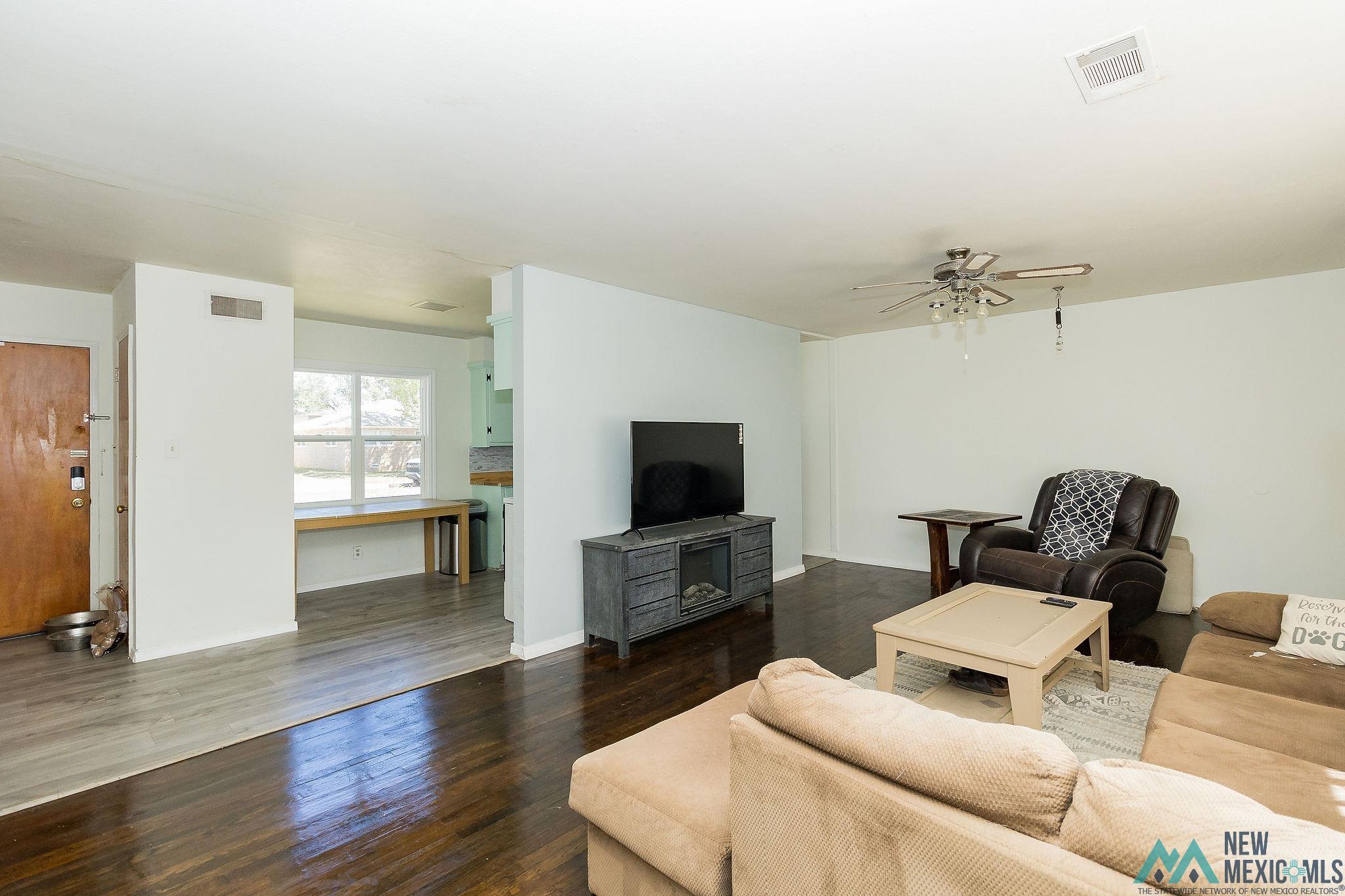 Clovis, New Mexico 88101, United States, 4 Bedrooms Bedrooms, ,2 BathroomsBathrooms,Residential,Active,43103