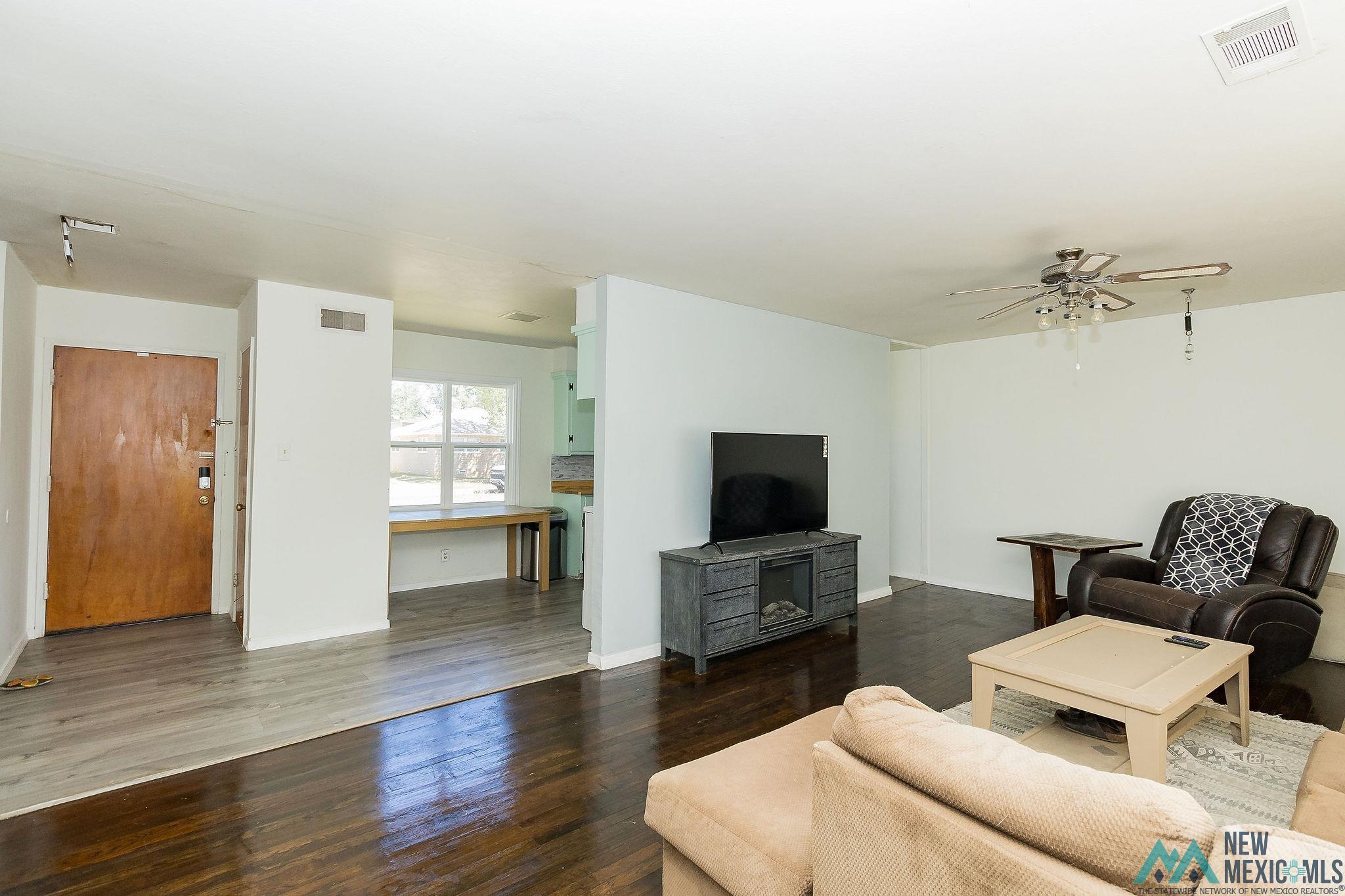 Clovis, New Mexico 88101, United States, 4 Bedrooms Bedrooms, ,2 BathroomsBathrooms,Residential,Active,43103