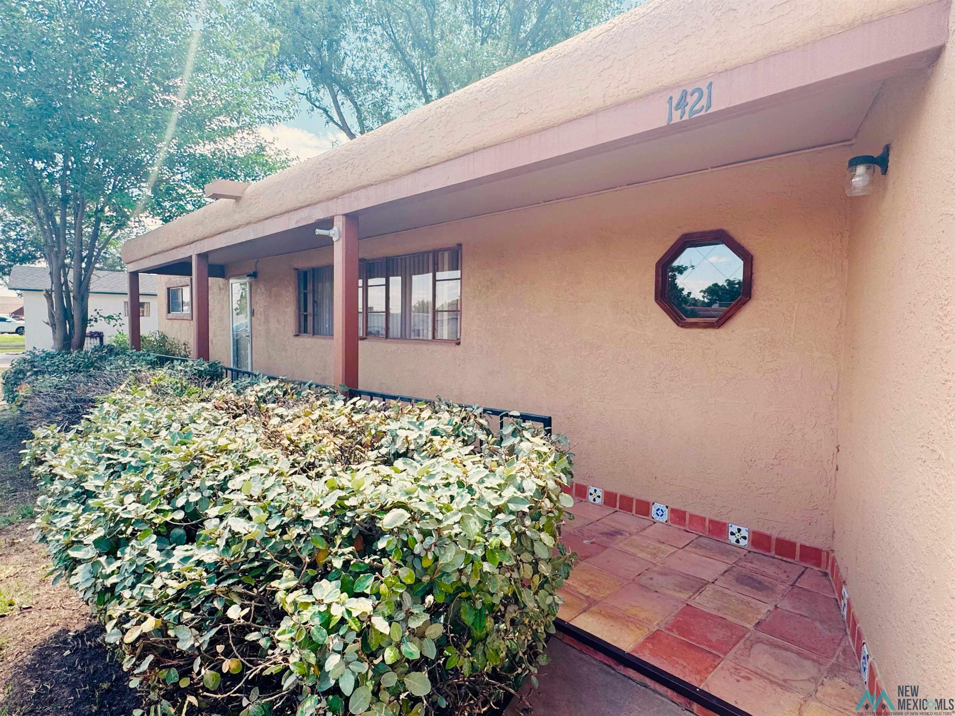 1421 N Country Circle, Carlsbad, Texas image 2