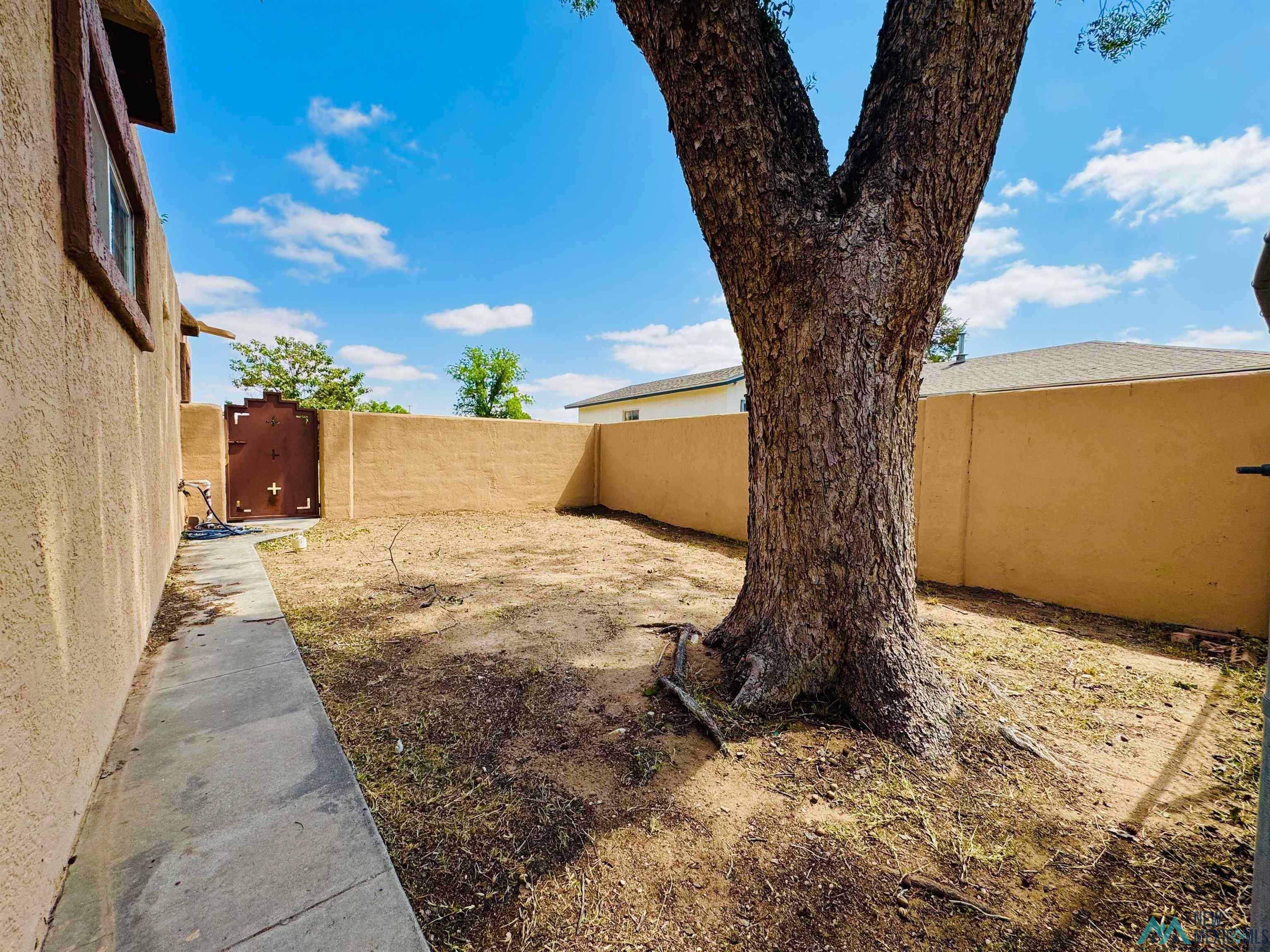 1421 N Country Circle, Carlsbad, Texas image 25