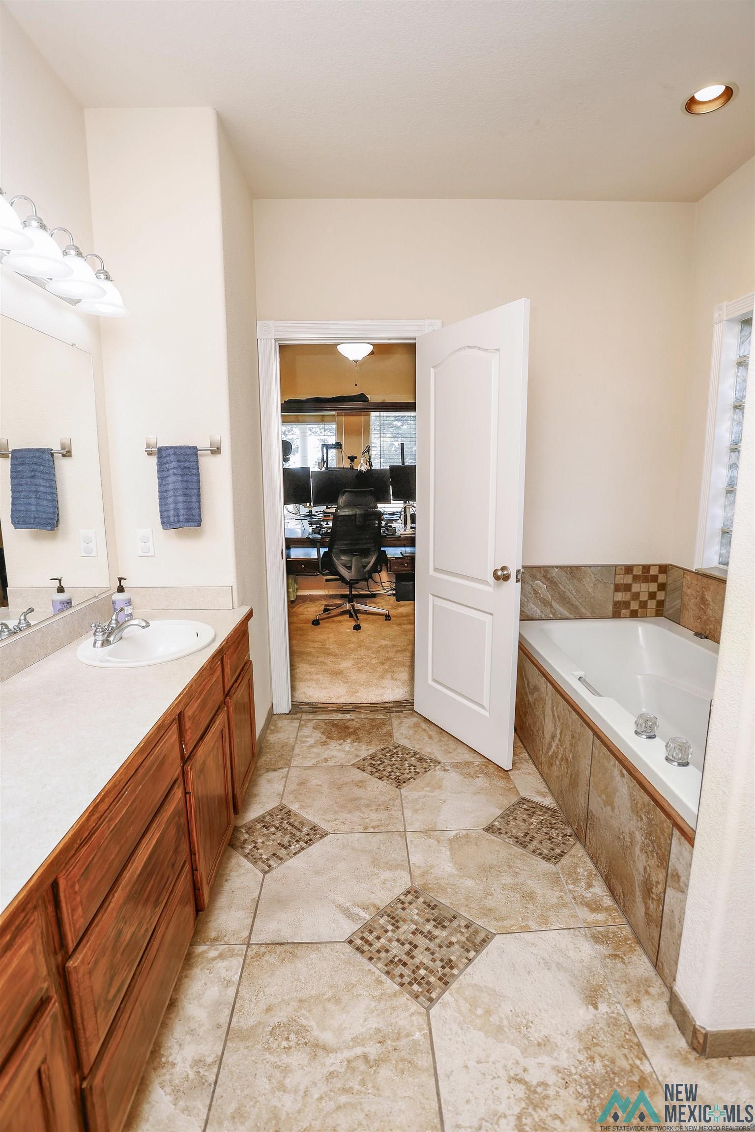 415 E Chapman Road, Carlsbad, Texas image 26