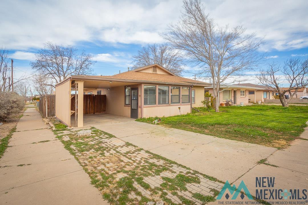 1717 W Juniper Street, Roswell, Texas image 3