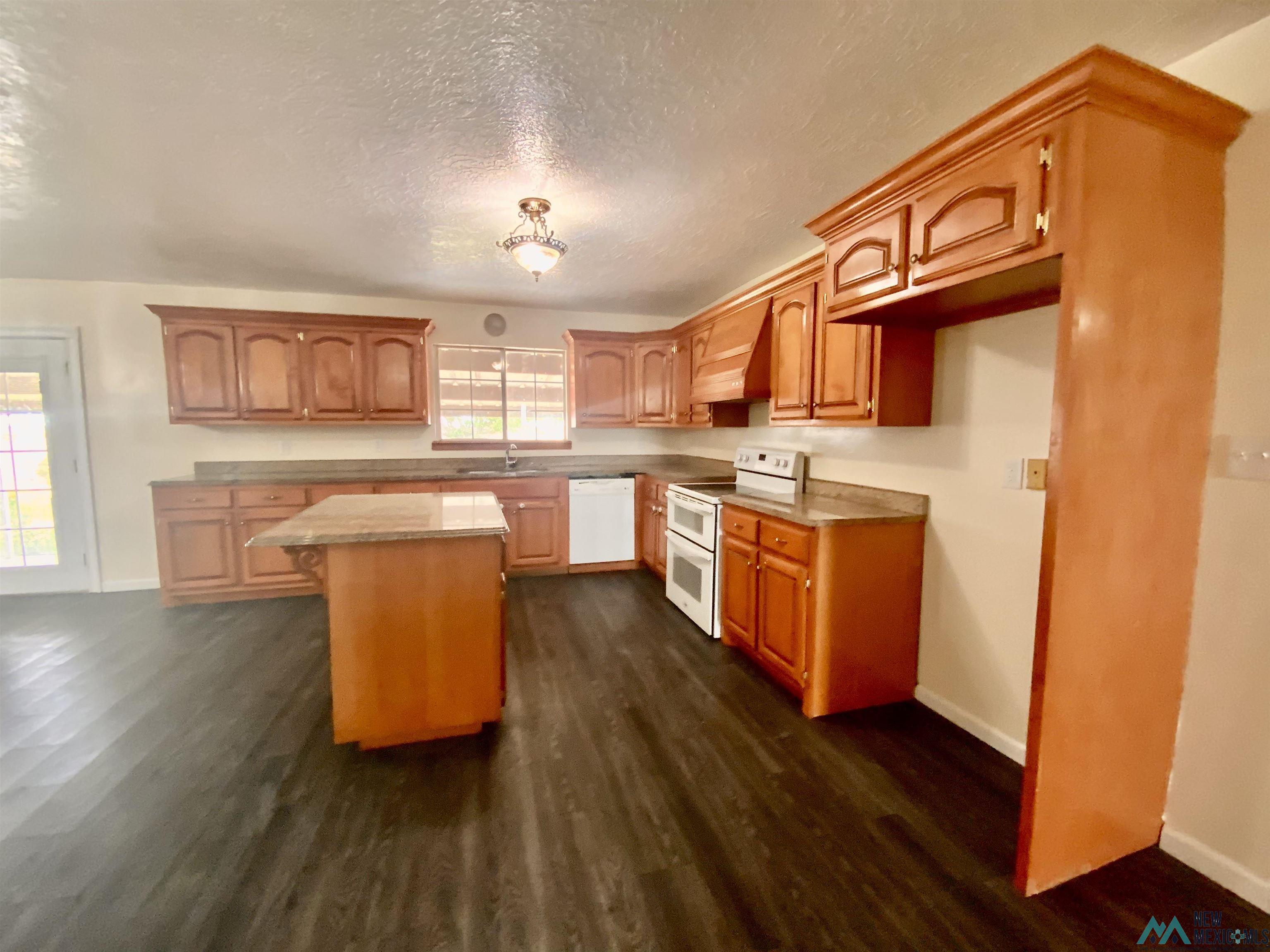 830 E Rose Road, Hobbs, Texas image 5