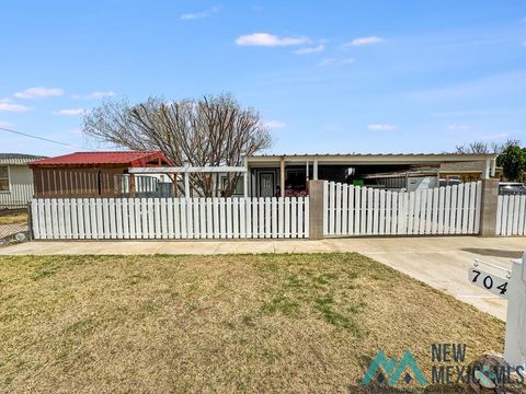 Mobile Home For Sale - 704 S Mckinley Street<br/> Hobbs, NM 88240