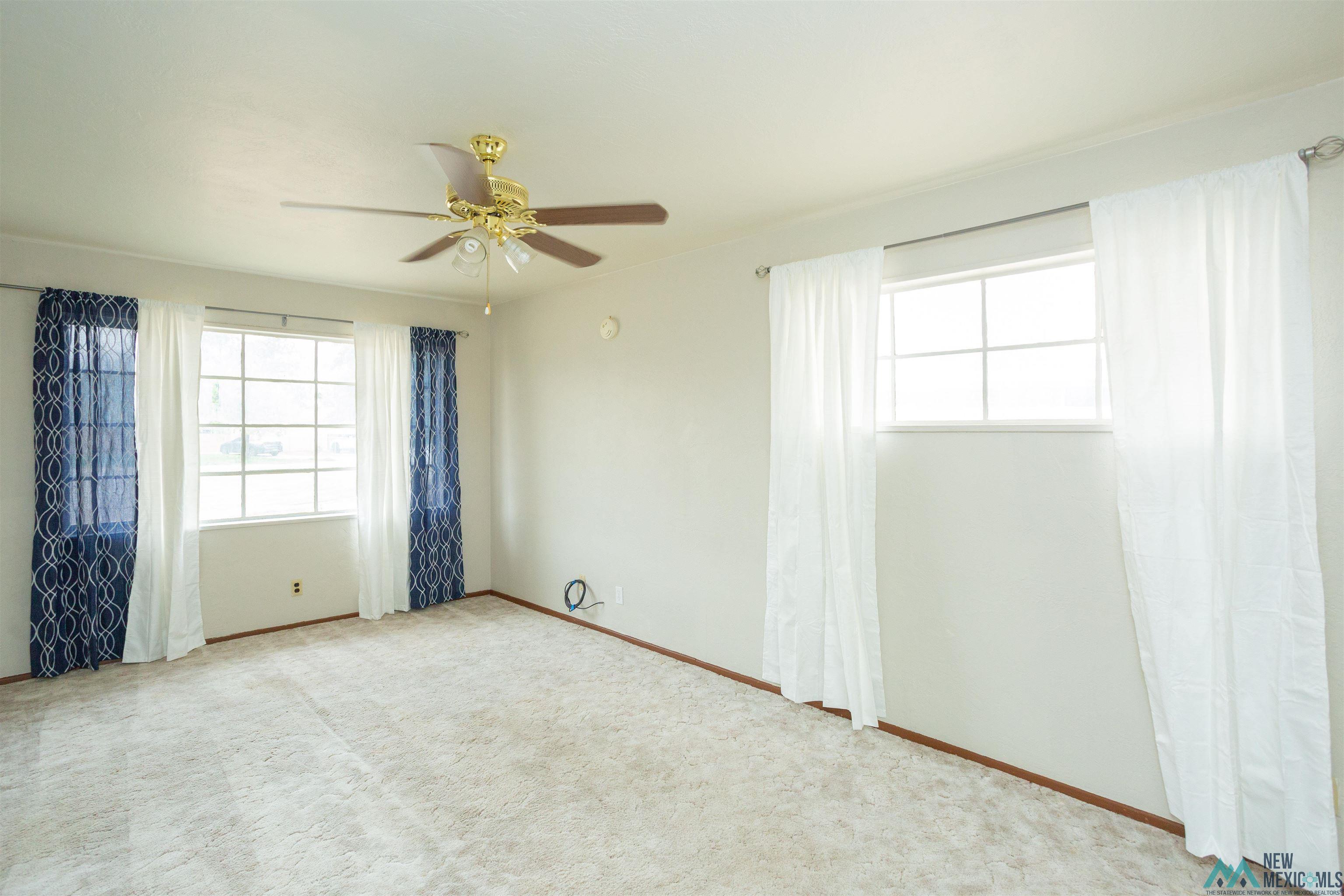 7 Pine Place, Roswell, Texas image 10