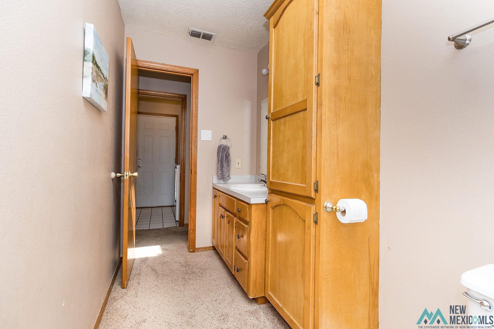 Clovis, New Mexico 88101, United States, 3 Bedrooms Bedrooms, ,2 BathroomsBathrooms,Residential,Pending,41481