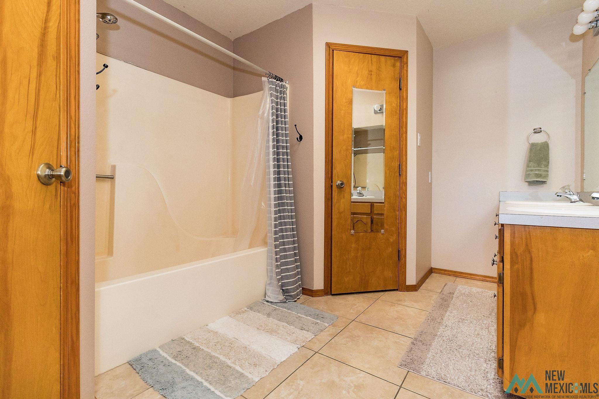 Clovis, New Mexico 88101, United States, 3 Bedrooms Bedrooms, ,2 BathroomsBathrooms,Residential,Pending,41481