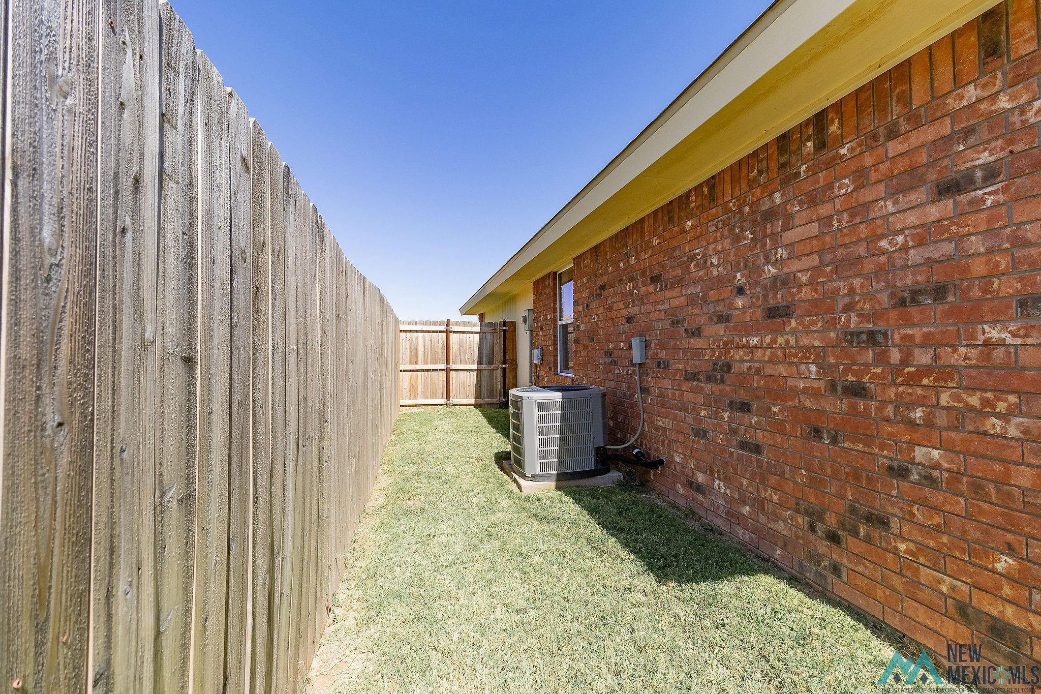 Clovis, New Mexico 88101, United States, 3 Bedrooms Bedrooms, ,2 BathroomsBathrooms,Residential,Pending,41481