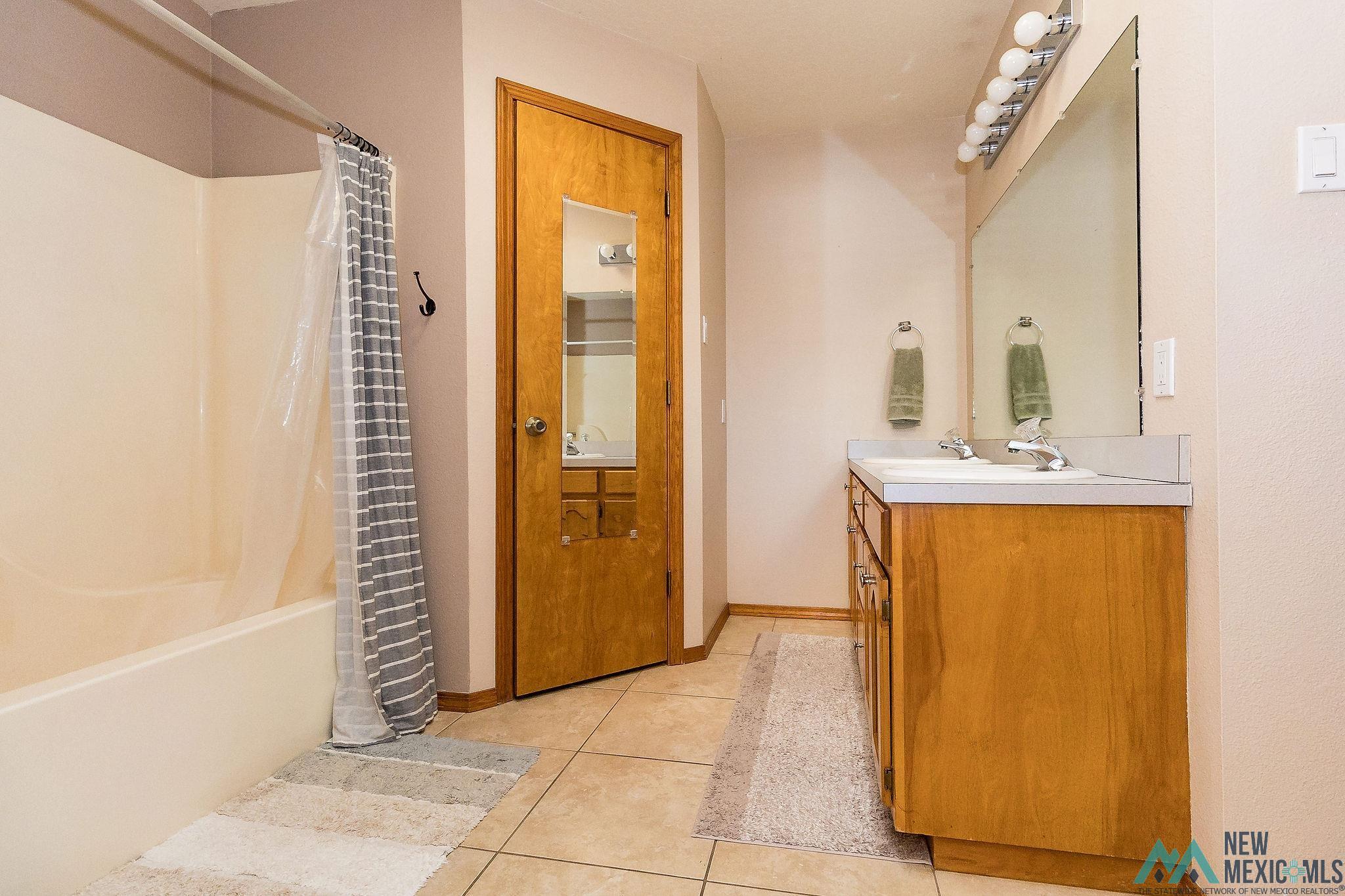 Clovis, New Mexico 88101, United States, 3 Bedrooms Bedrooms, ,2 BathroomsBathrooms,Residential,Pending,41481