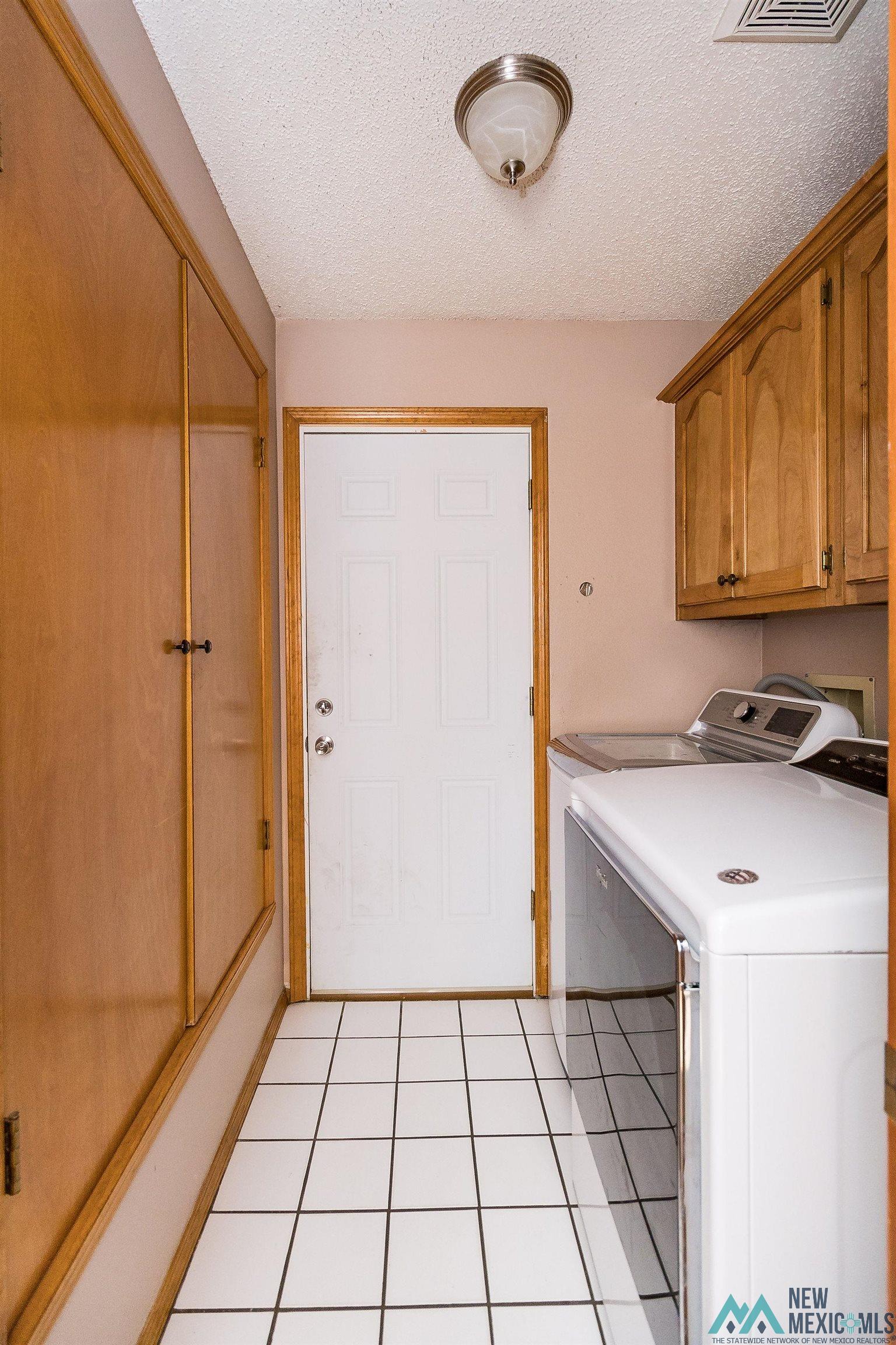 Clovis, New Mexico 88101, United States, 3 Bedrooms Bedrooms, ,2 BathroomsBathrooms,Residential,Pending,41481