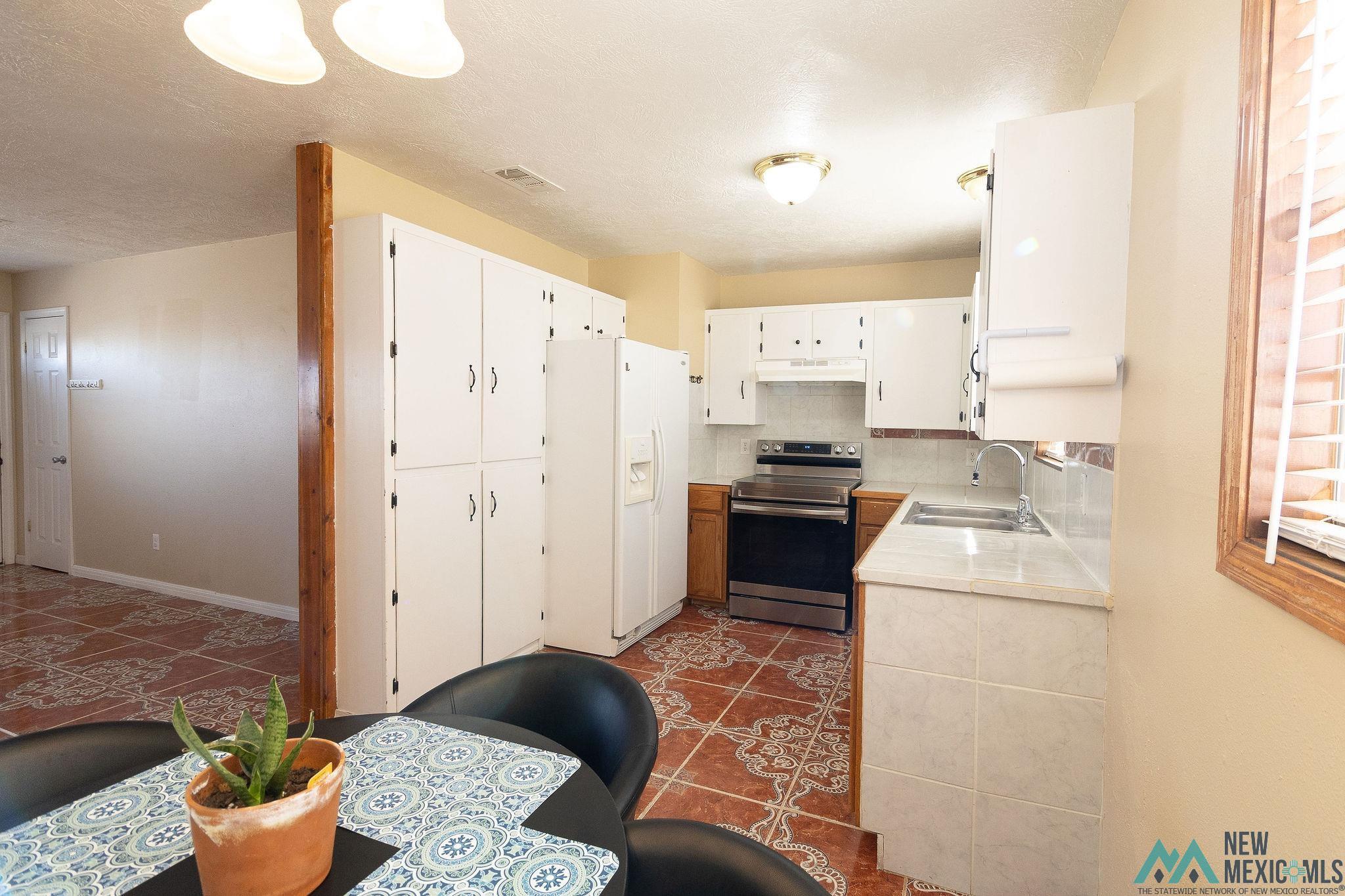 Clovis, New Mexico 88101, United States, 3 Bedrooms Bedrooms, ,1 BathroomBathrooms,Residential,Active,22974