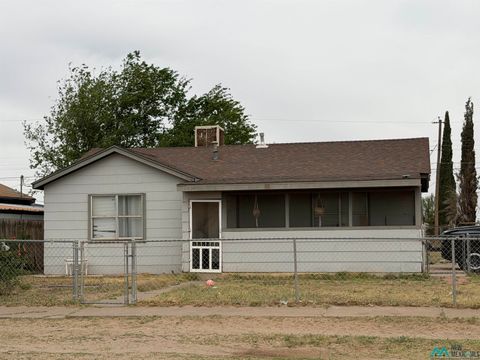 Homes For Sale - 400 W Midwest Street<br/> Hobbs, NM 88240