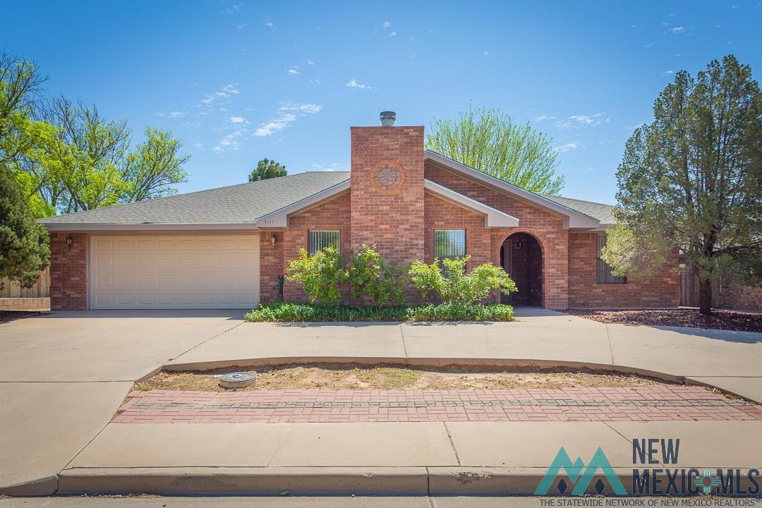 3111 Mission Arch Drive, Roswell, Texas image 1