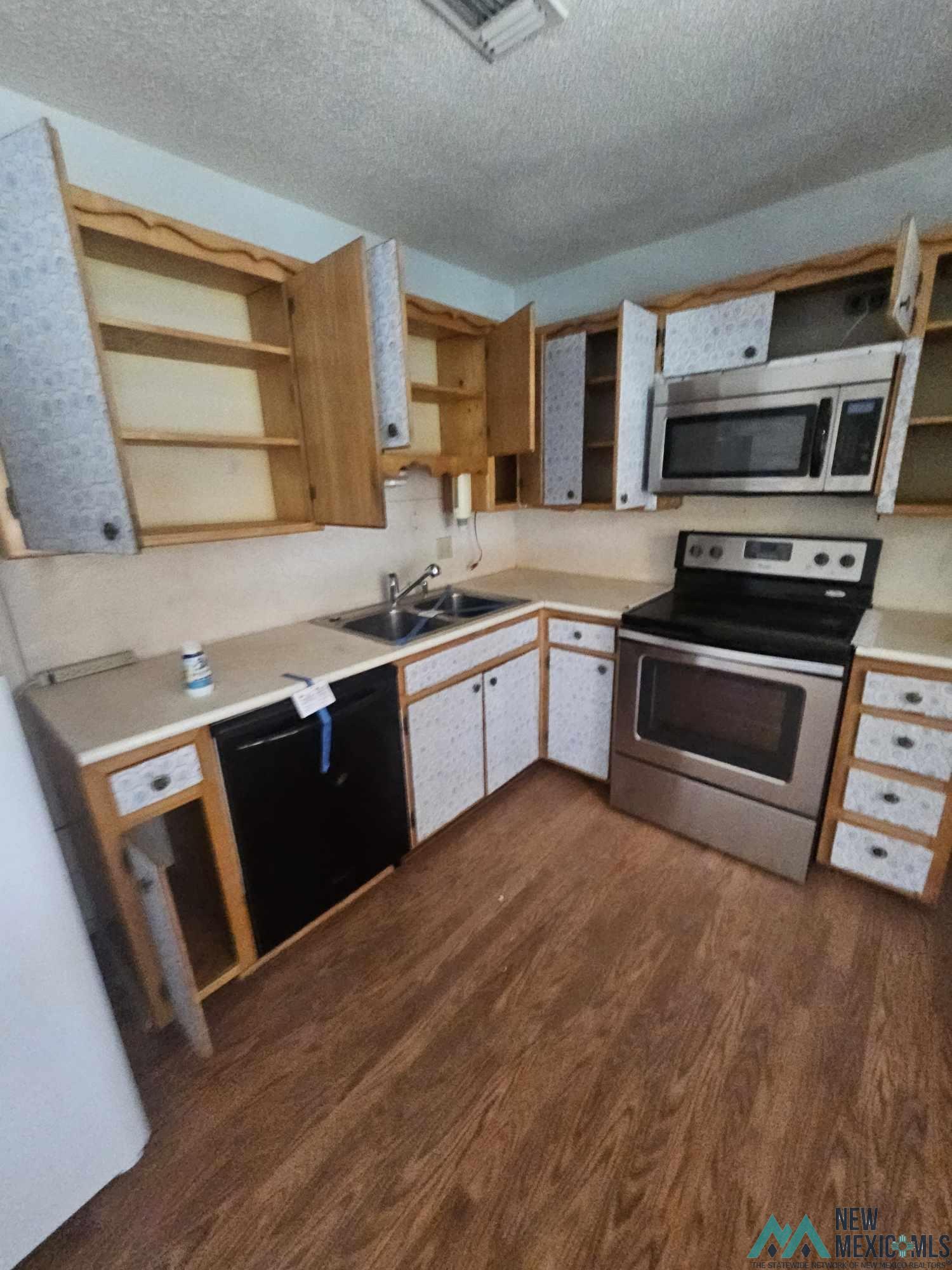 Clovis, New Mexico 88101, United States, 3 Bedrooms Bedrooms, ,2 BathroomsBathrooms,Residential,Pending,59200