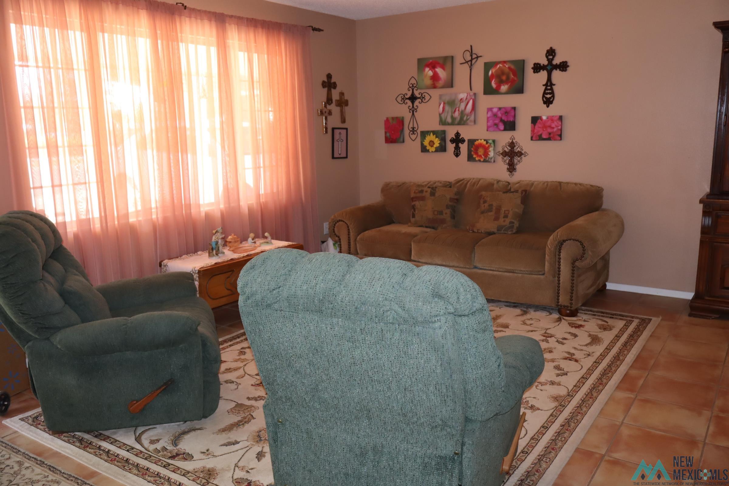 1102 S Saddler Street, Deming, Texas image 5