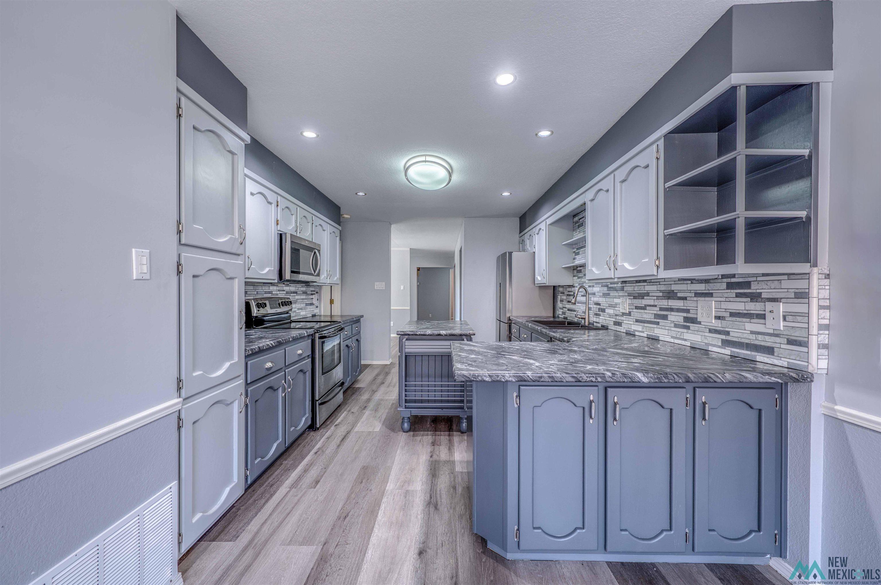 Roswell, New Mexico 88201, United States, 4 Bedrooms Bedrooms, ,2 BathroomsBathrooms,Residential,Active,192157