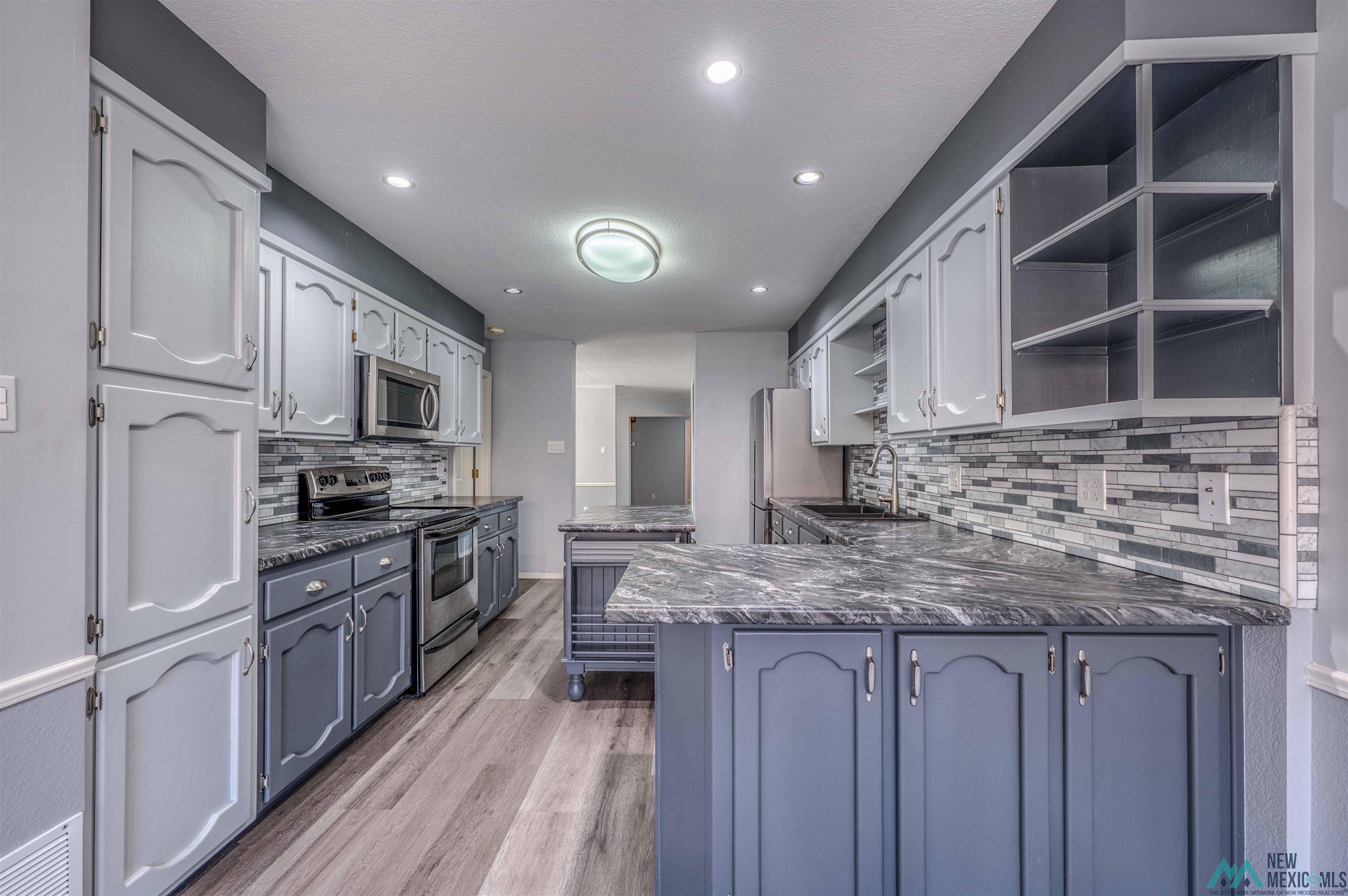 Roswell, New Mexico 88201, United States, 4 Bedrooms Bedrooms, ,2 BathroomsBathrooms,Residential,Active,192157