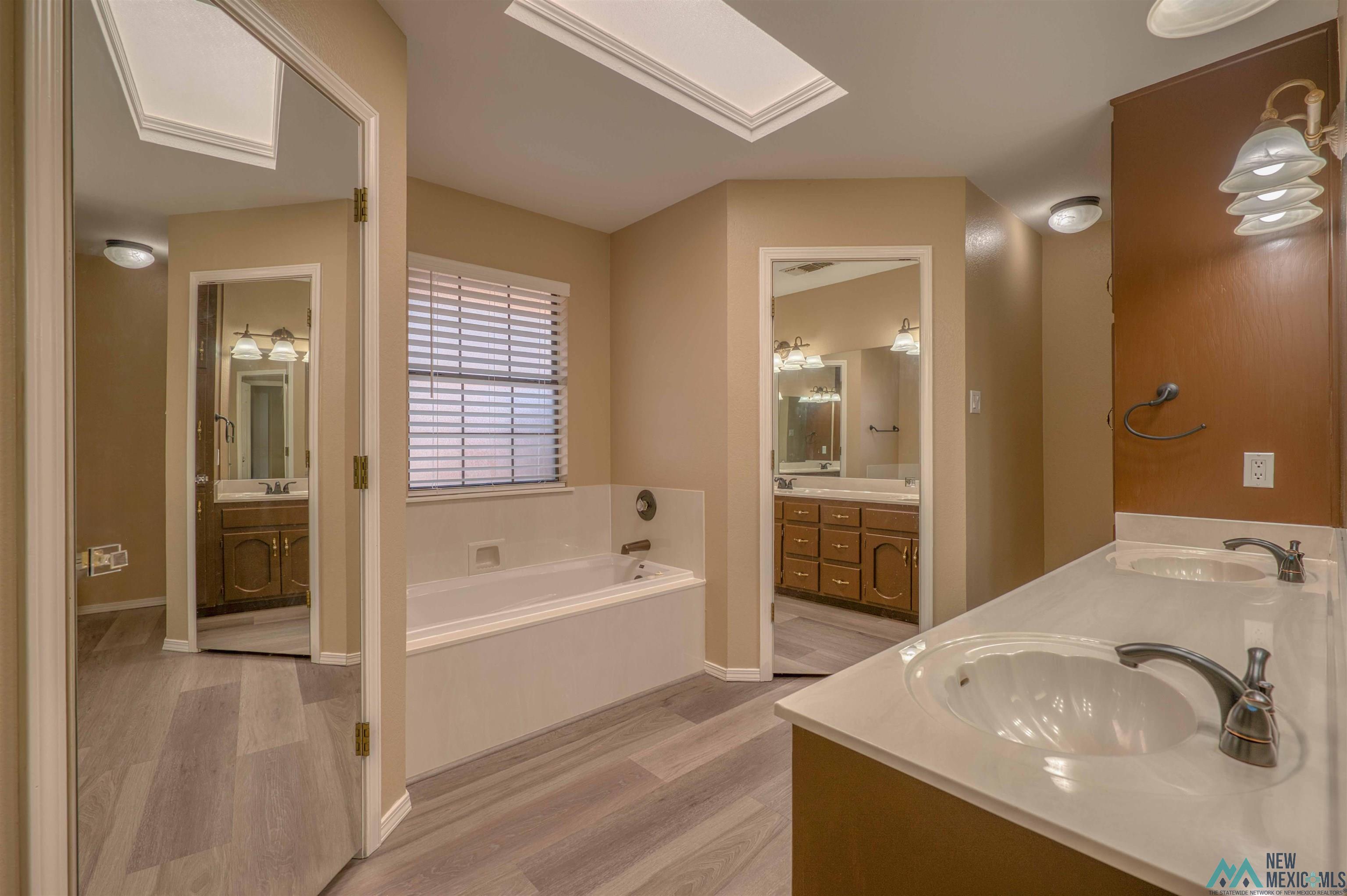 Roswell, New Mexico 88201, United States, 4 Bedrooms Bedrooms, ,2 BathroomsBathrooms,Residential,Active,192157